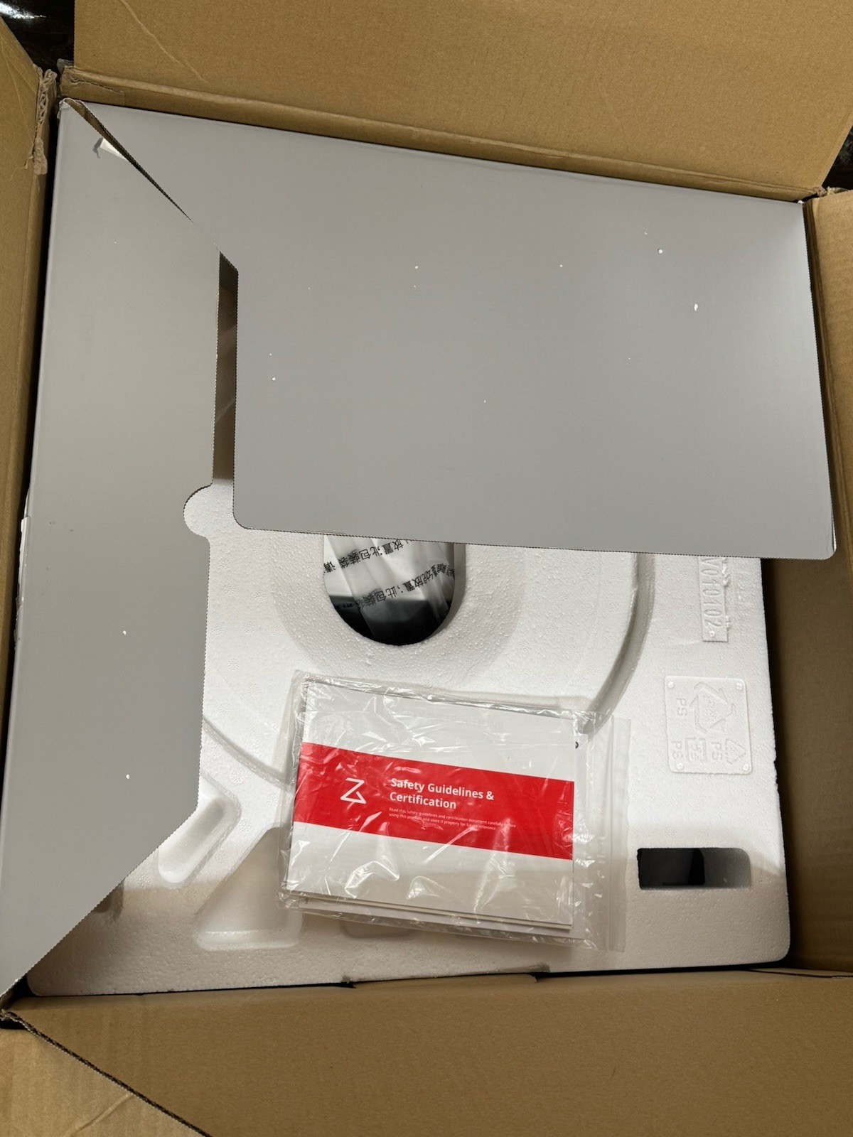 Roborock S8 Pro Ultra (Dock Only)-NEW Empty Wash Fill Dock Model: EWFD07LRR