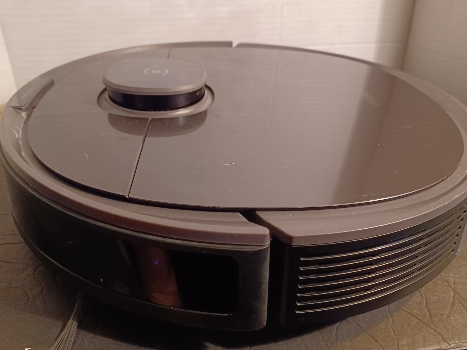 E COVACS DEEBOT OZMO T8 Smart Robot Vacuum In Good Condition