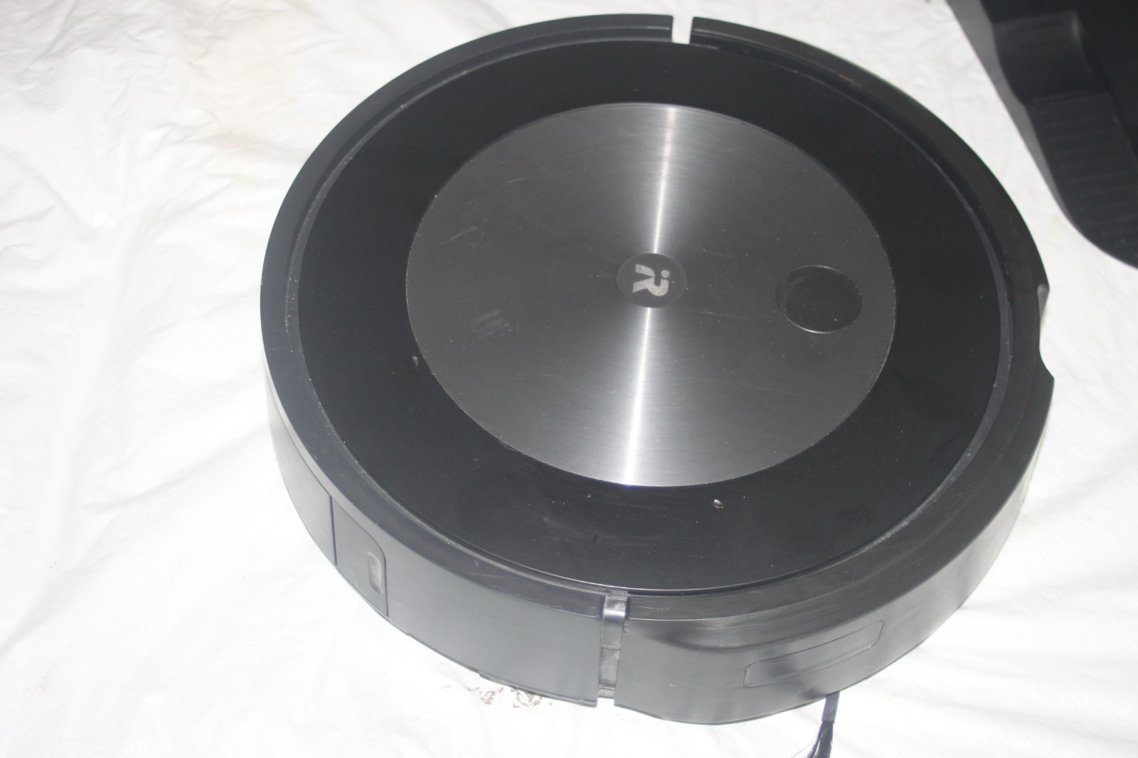 iRobot Roomba j7 Black Robot Vacuum w/ Clean Base Automatic Dirt Disposal