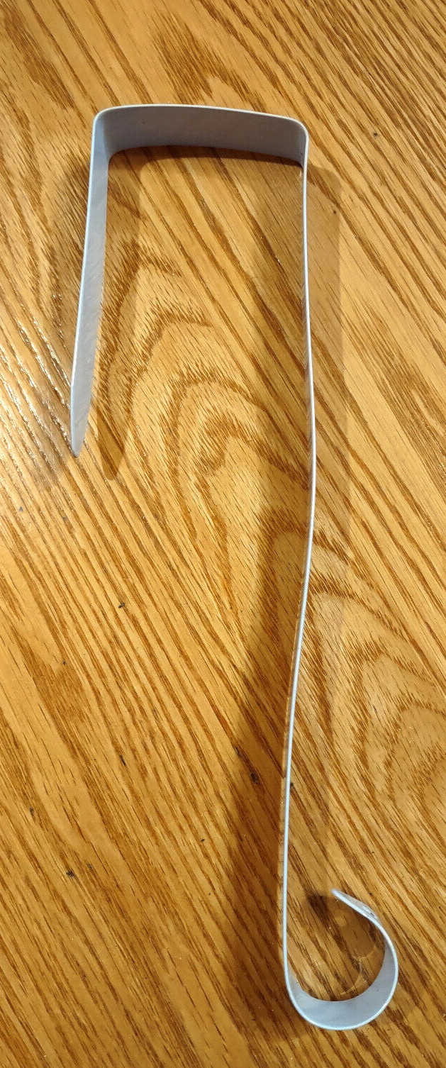 Metal Over the Door Wreath Hanger White 9.5 in Long Up to 2.25 in Door Width