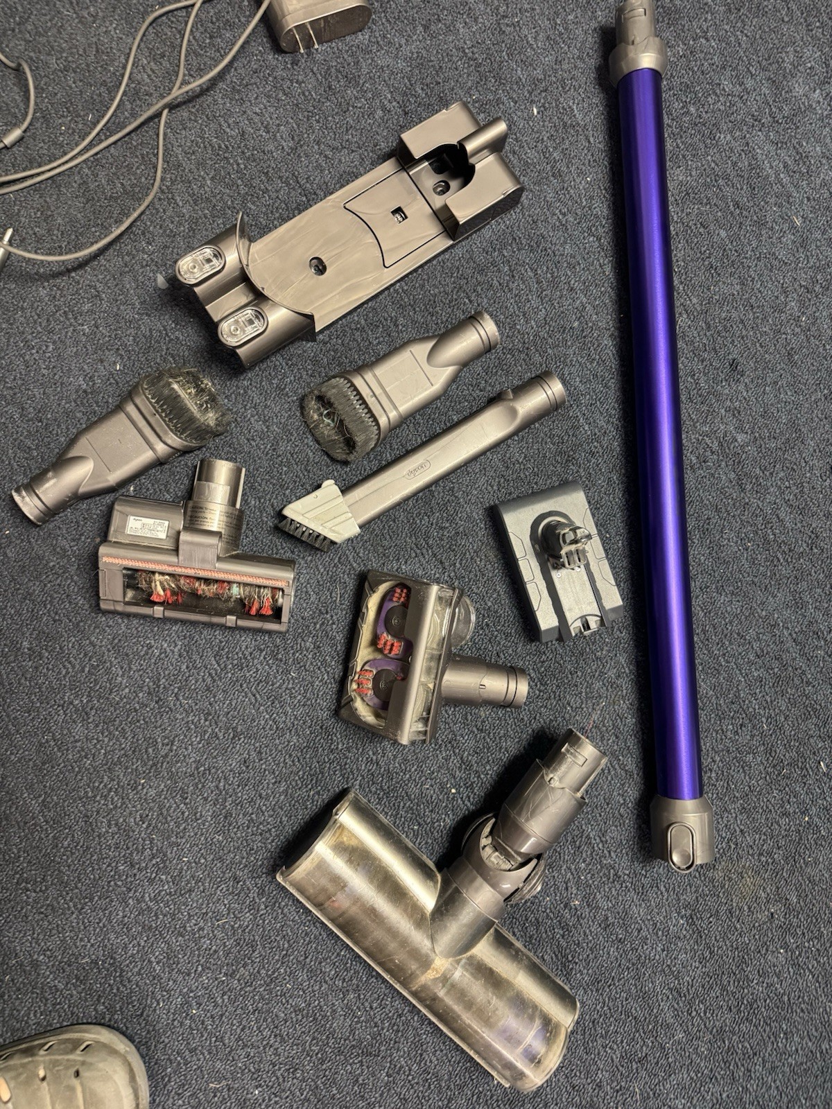 Dyson B8 Parts plus cordless stick vacuum cleaner w/ tools- Purple-SV25