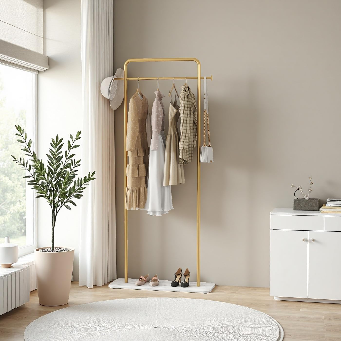 Elegant Gold Clothing Rack with Marble Base – Modern Freestanding Coat Rack