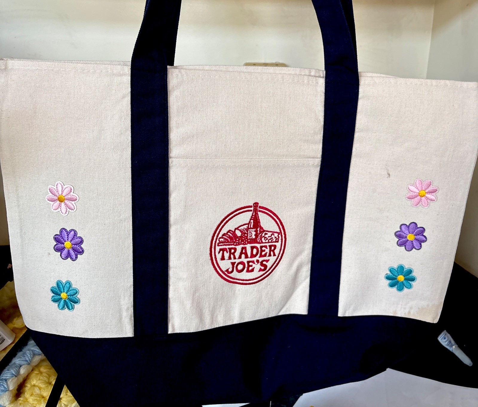 Trader Joe’s Embroidery XL Bag 6 Beautiful Flowers 🌺