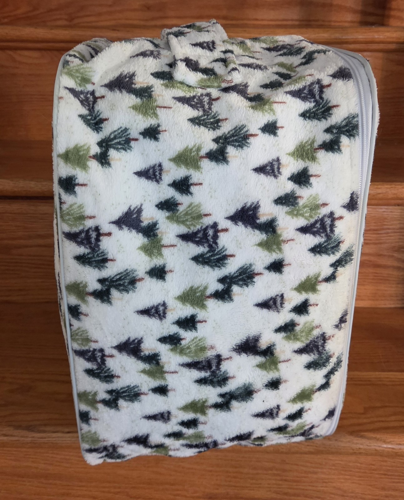 Soft Side Zippered Storage Bag Fleece Pine Tree Design Handle 15x11x10″