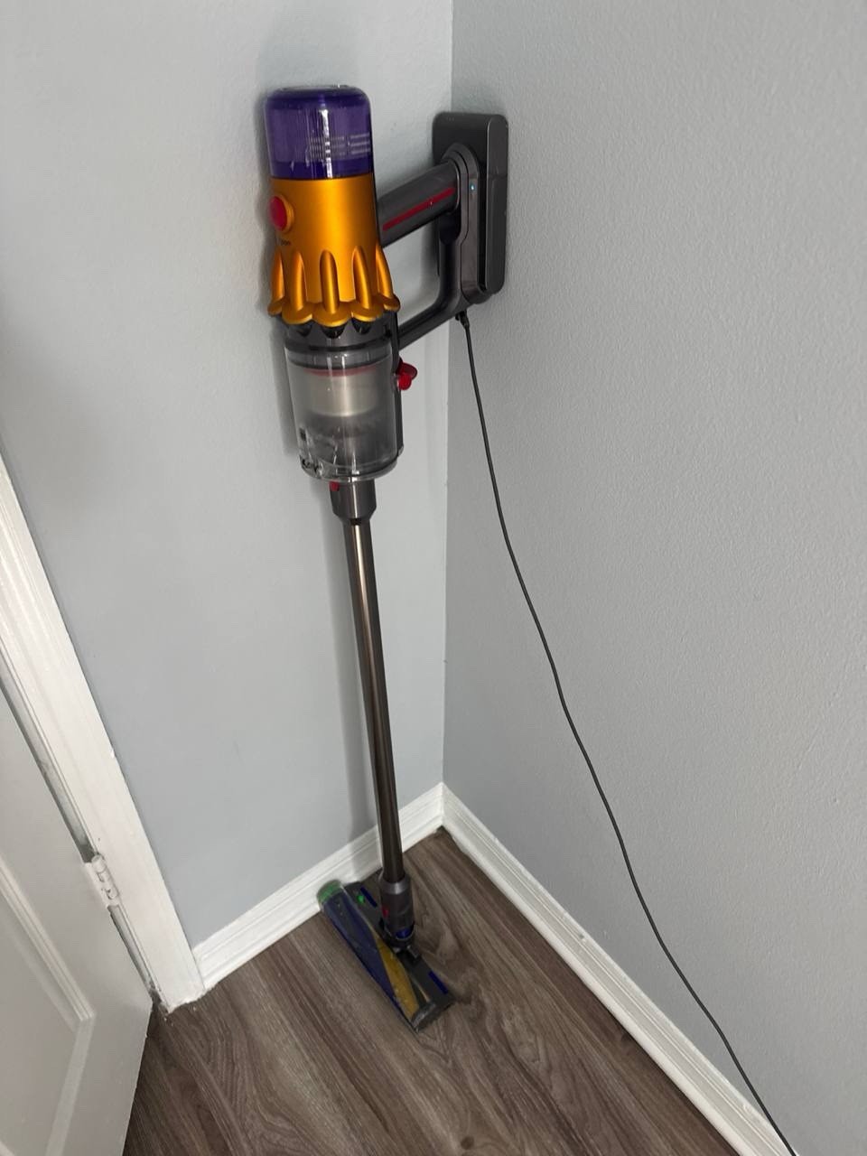 Dyson Dyson V12 Detect 405863-01 Stick Vacuum Cleaner
