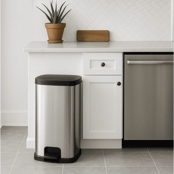 Mainstays Kitchen Trash Can, 13.2 Gallon Plastic Step Garbage Bin with Lid, Silv