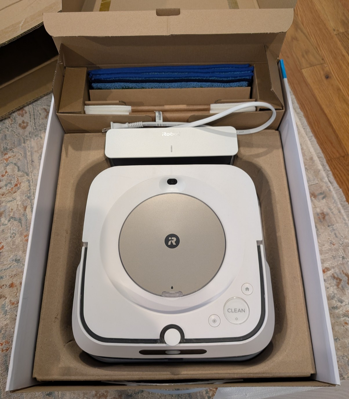 iRobot Braava Jet m6 M611020 Wi-Fi Robot Mop