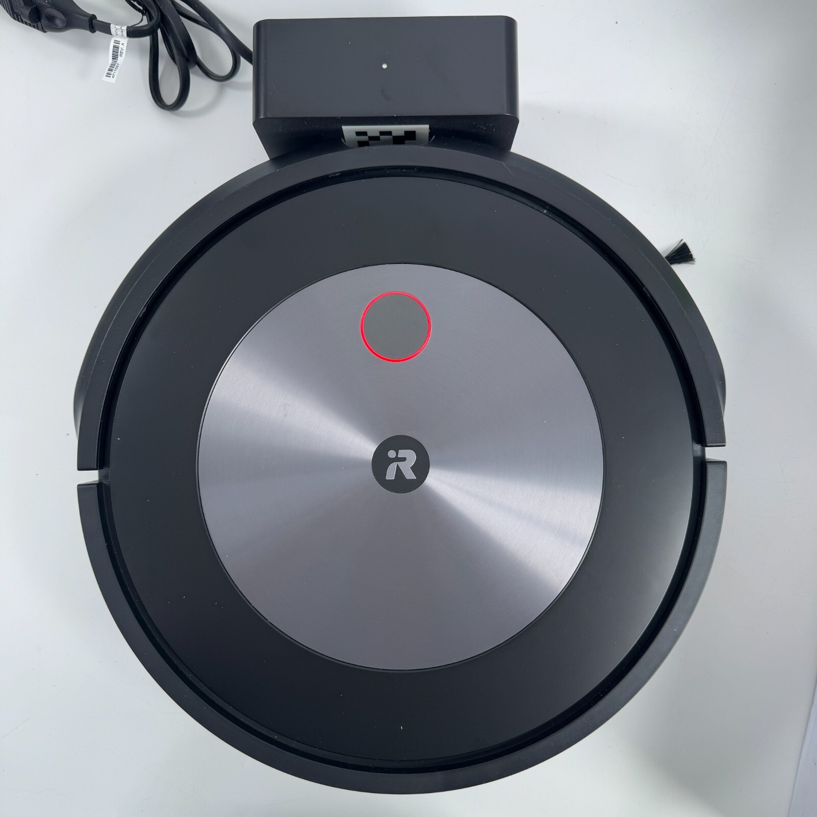 iRobot Roomba j7 Vacuum Cleaning Robot Wi-Fi Unit and Base
