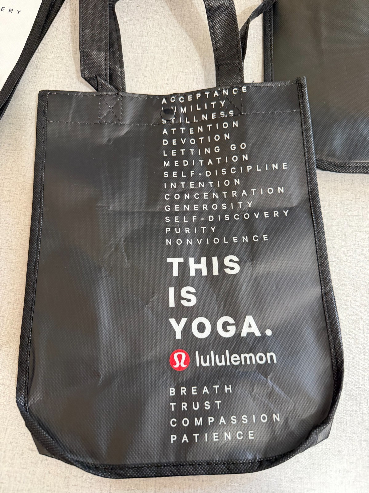 Lululemon Lot of 6 Reuseable Red & Black Reuseable Small Shopping Bags NEW