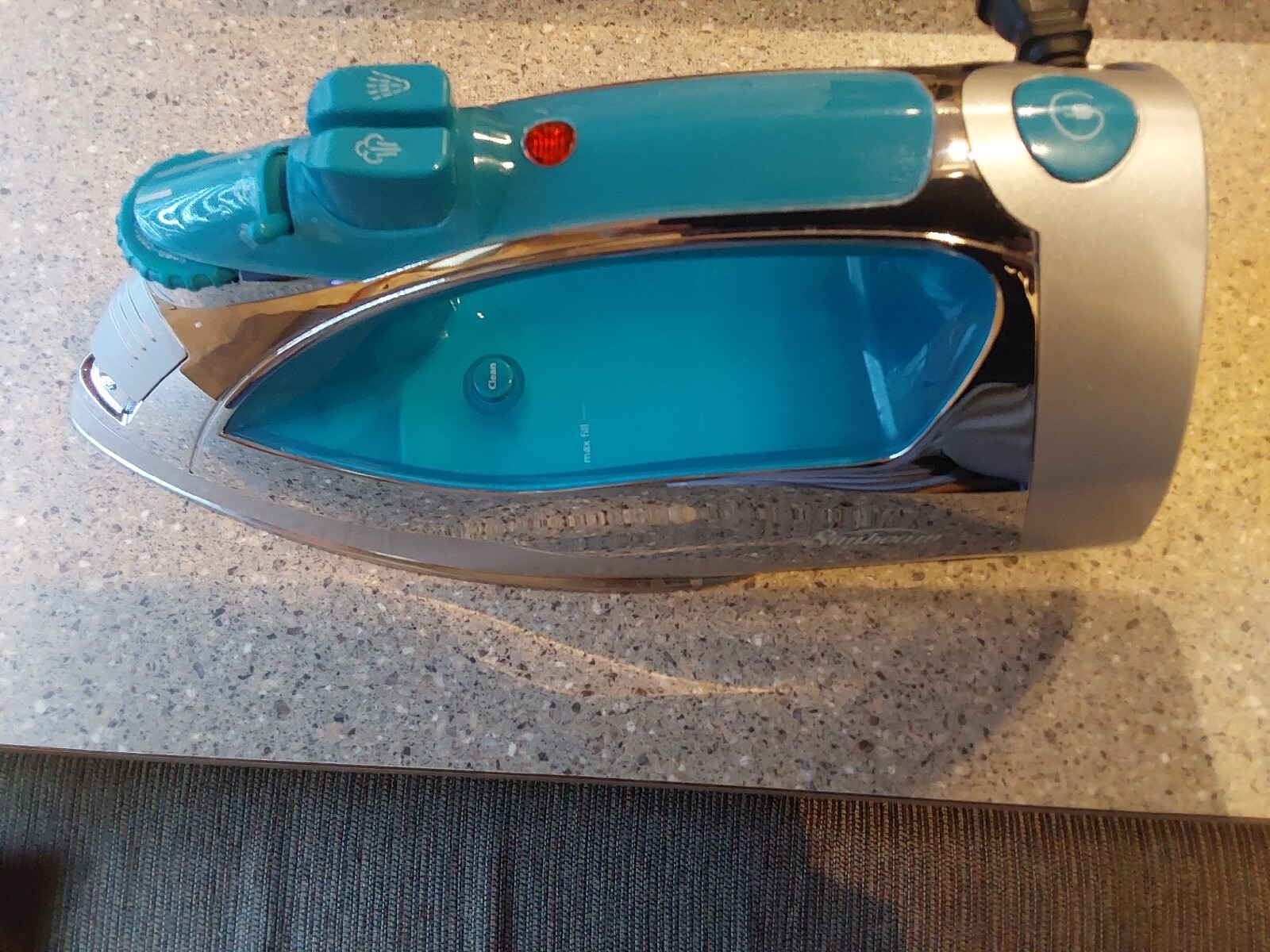 Sunbeam Steam Master Iron 1400 Watts