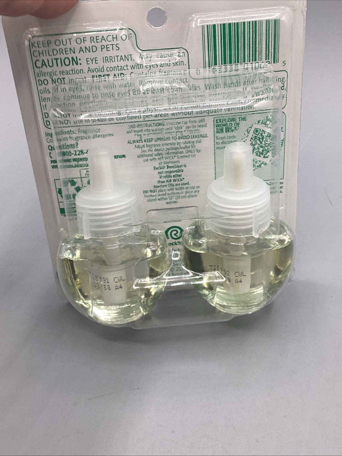 Air Wick Vibrant Scented Oil Refills Cotton & White Lotus 2 pack-NEW!!!
