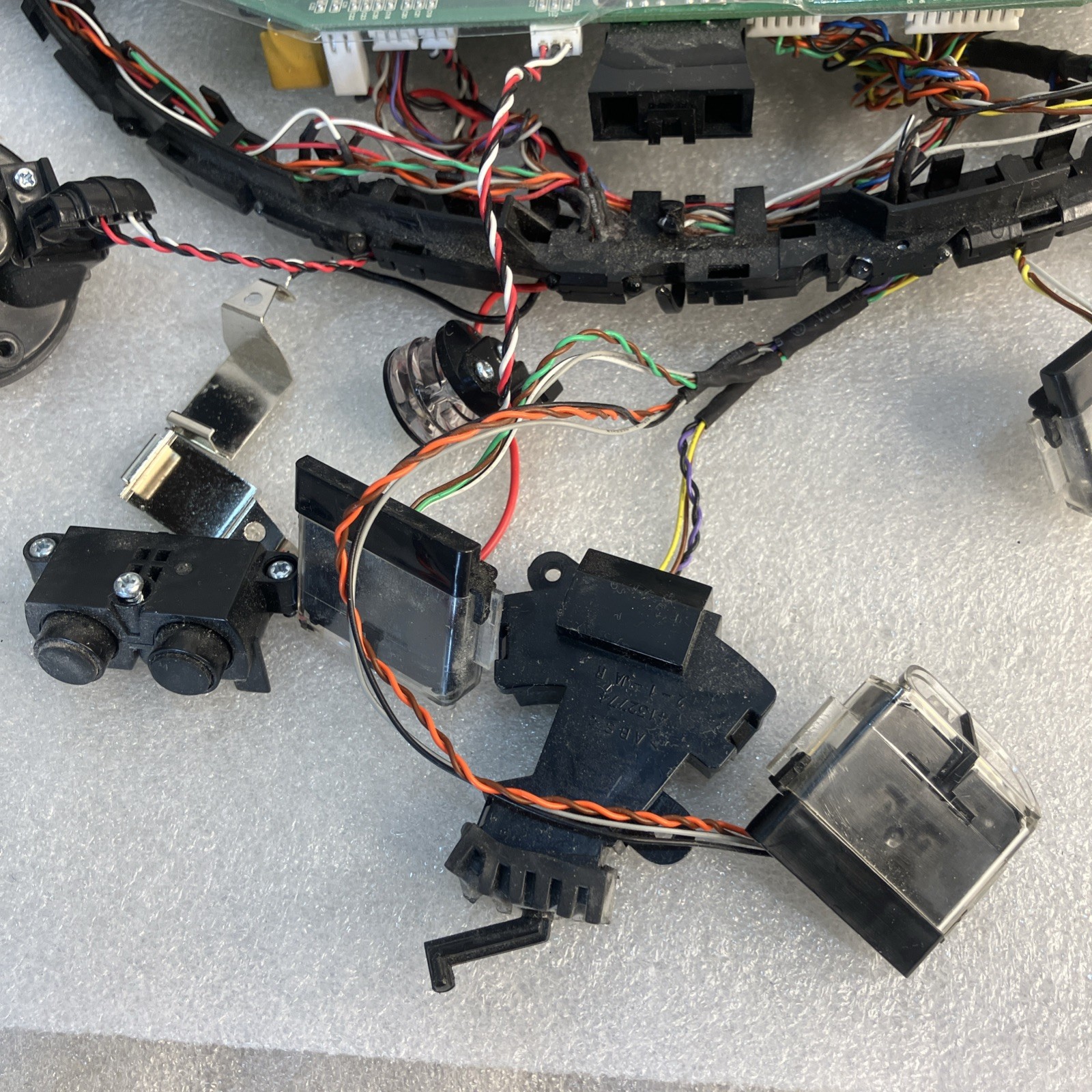 iRobot Roomba 805 Robotic Vacuum part, Circuit Board, All Sensors & Connections
