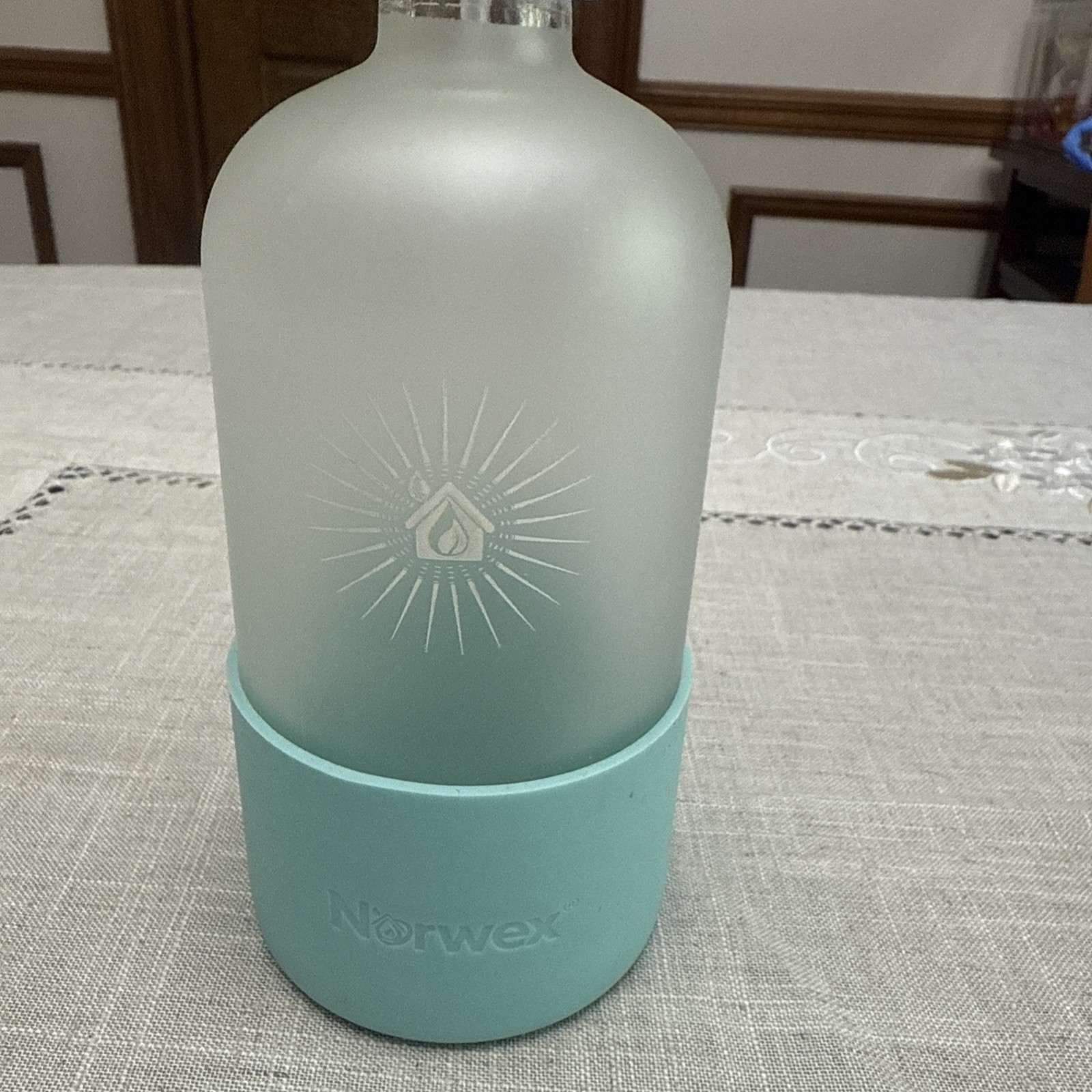 NORWEX FOREVER GLASS BOTTLE SPRAYER- SEA MIST SLEEVE-NEW IN BOX