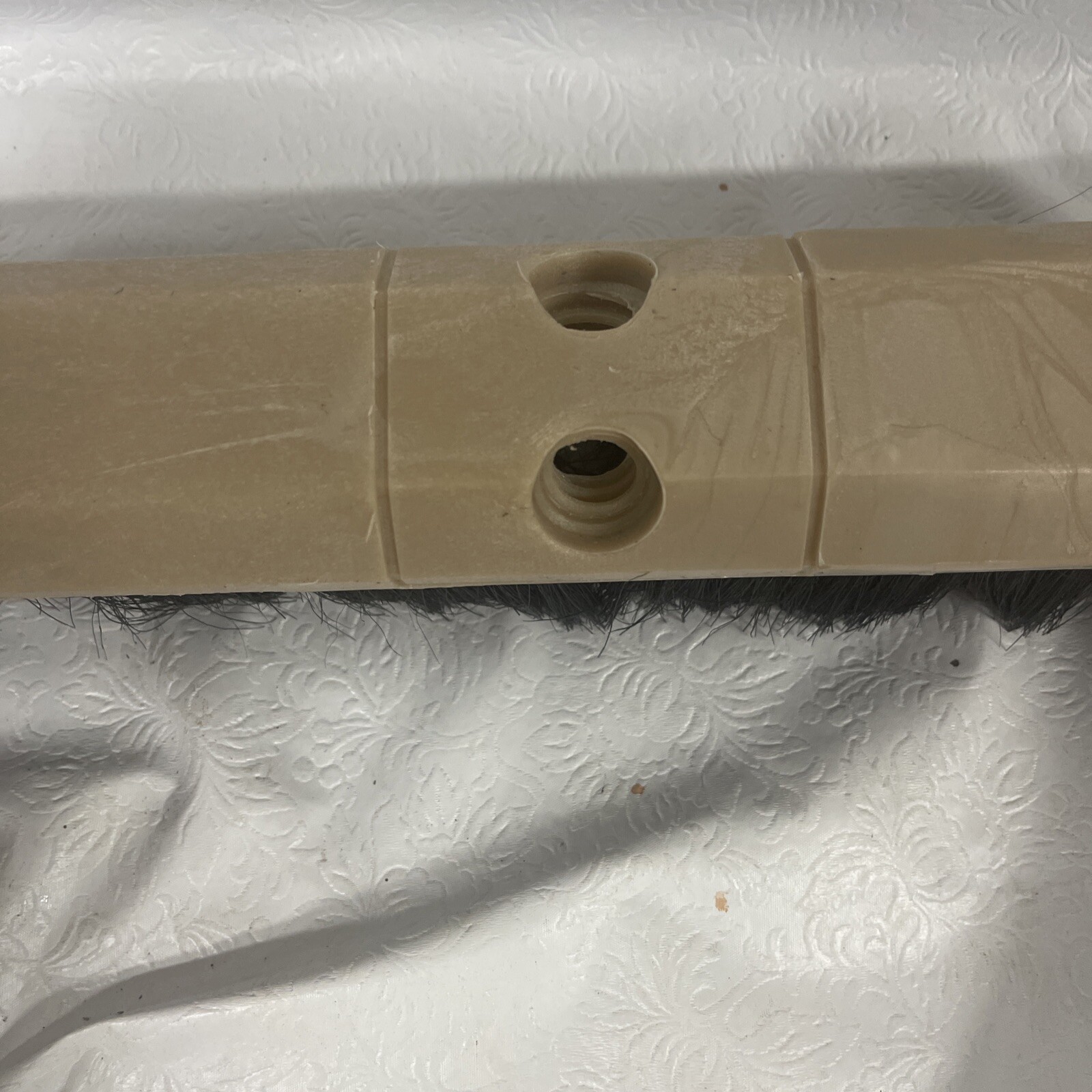 2-Wilen F006118 Tampico Floor Sweeps 18″ Foam Block 3″ Bristle Trim Black