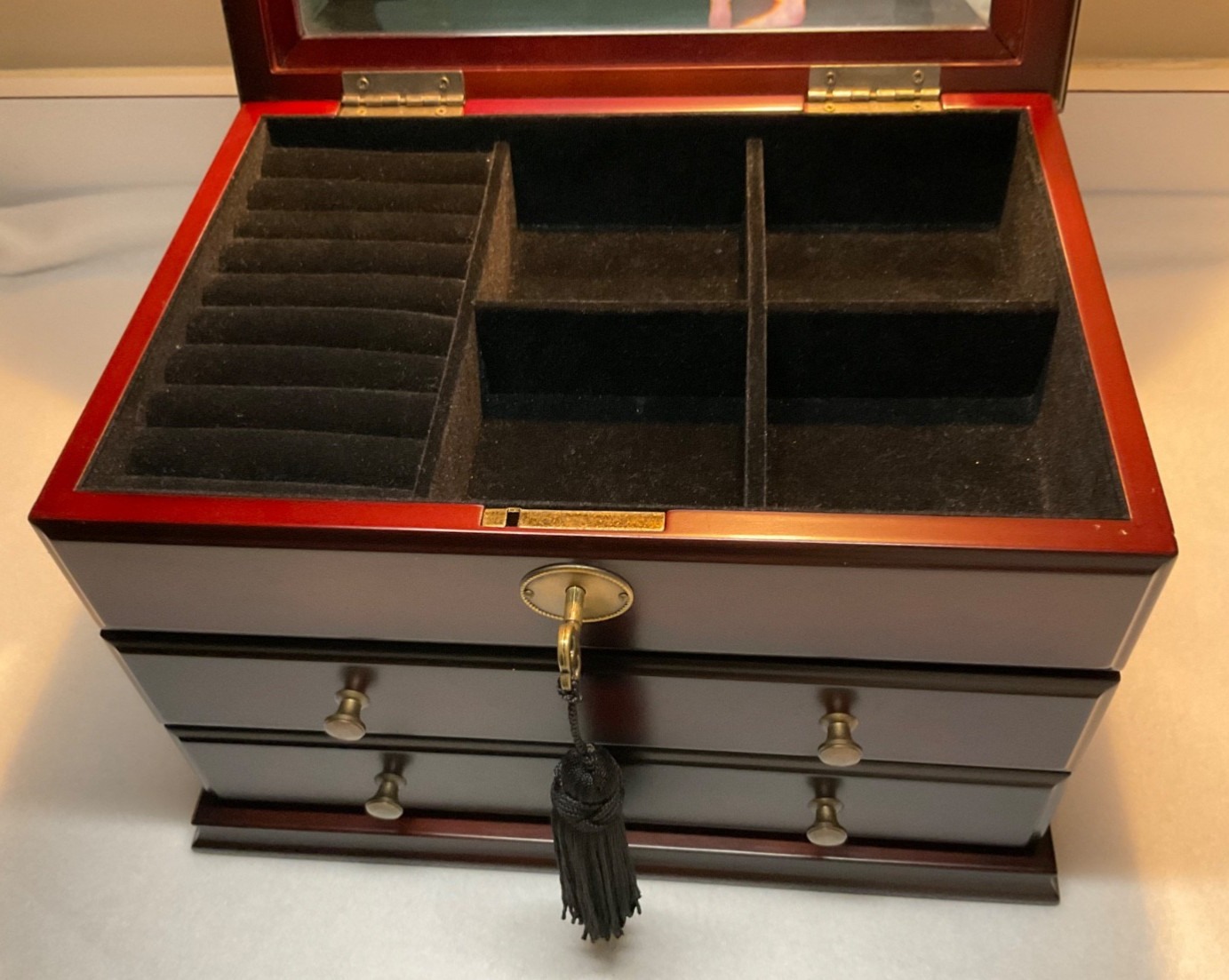 Rare 6HKS Vintage Mens Wooden Jewelry Keepsakes Box With Key. Hard to Find.