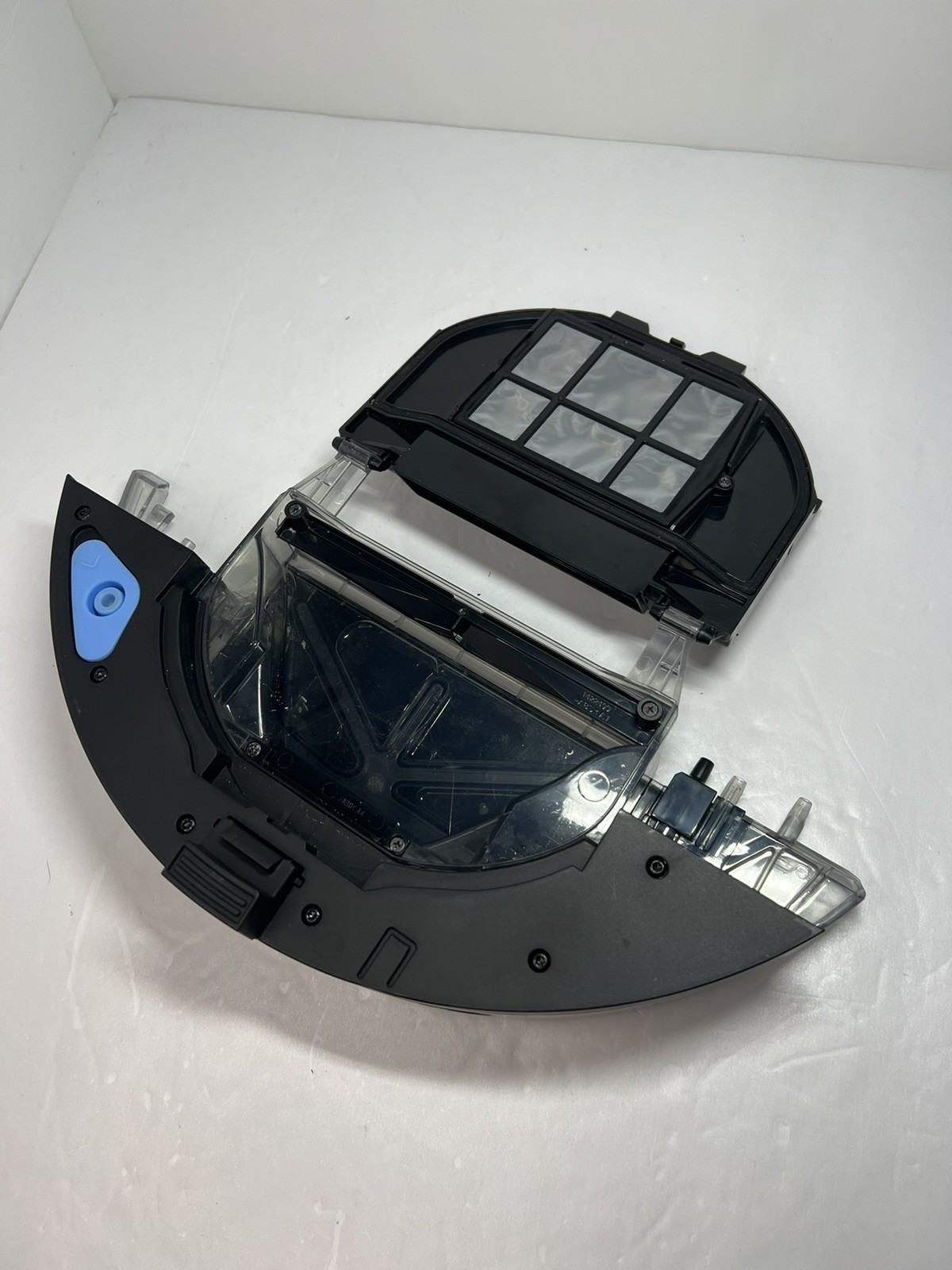 Shark PowerDetect NeverTouch Pro Robot Vac Replacement Dust Bin Only – Used