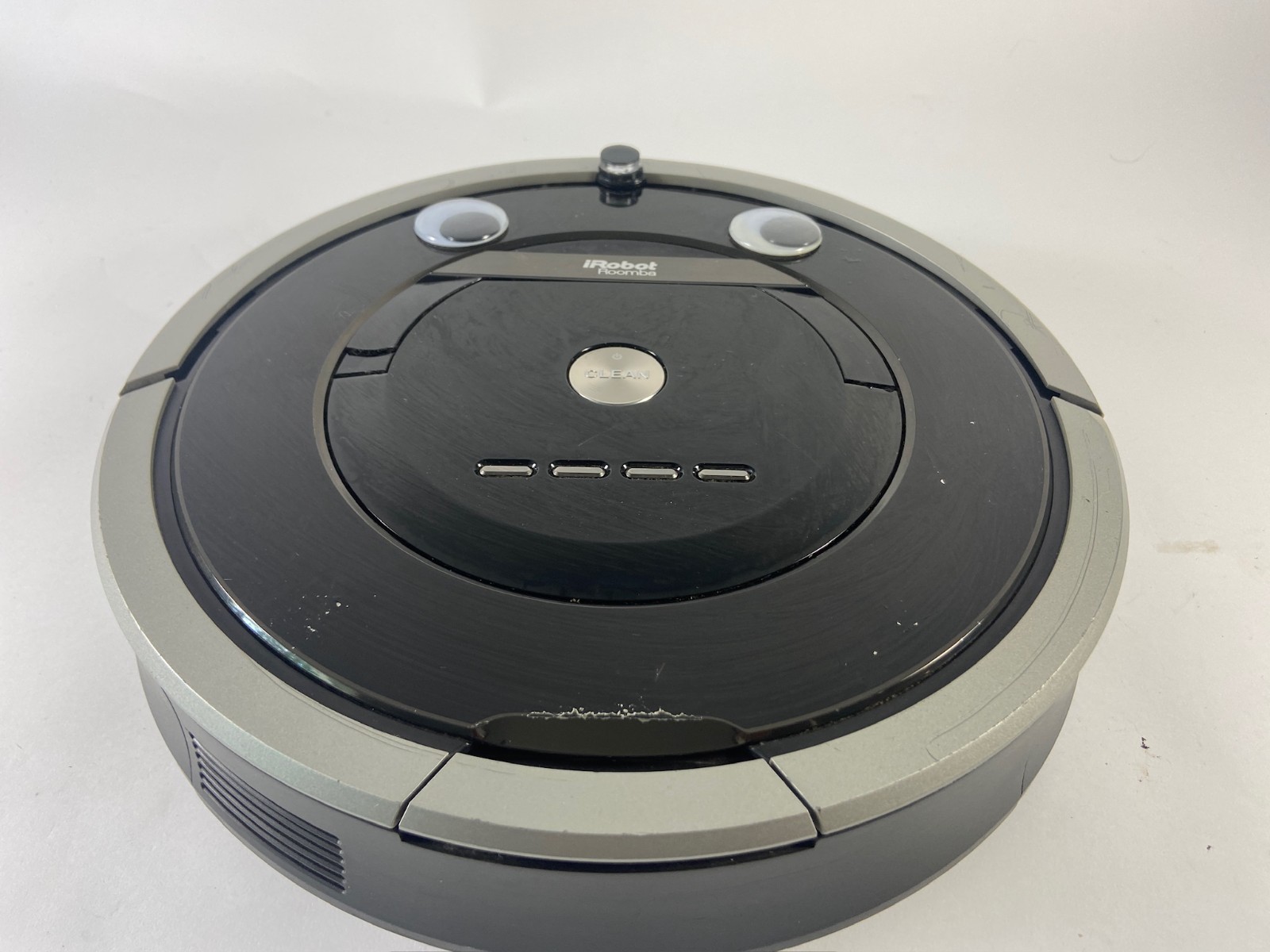 iRobot Roomba 880 Vacuum – Gray – No Battery