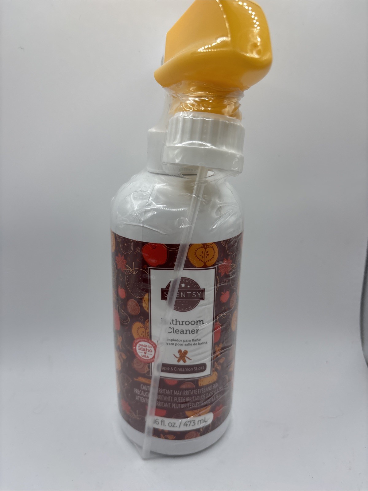 Scentsy Bathroom Cleaner Apple & Cinnamon Sticks Scent 16 fl oz Cleaner Retired