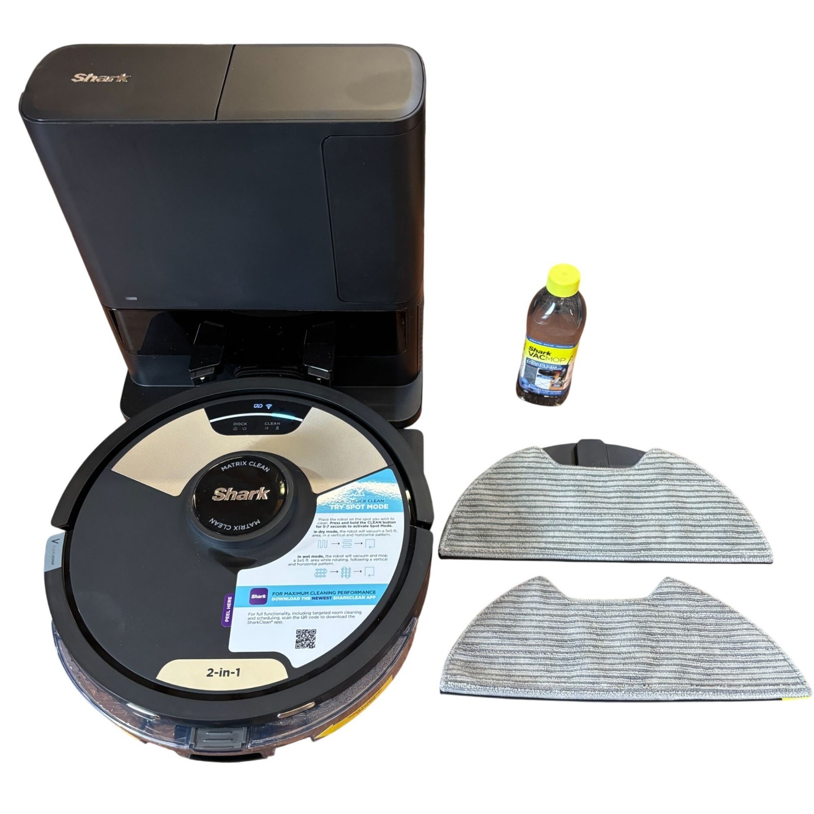 Shark Matrix Plus Robot Vacuum and Mop Combo AV2610WA