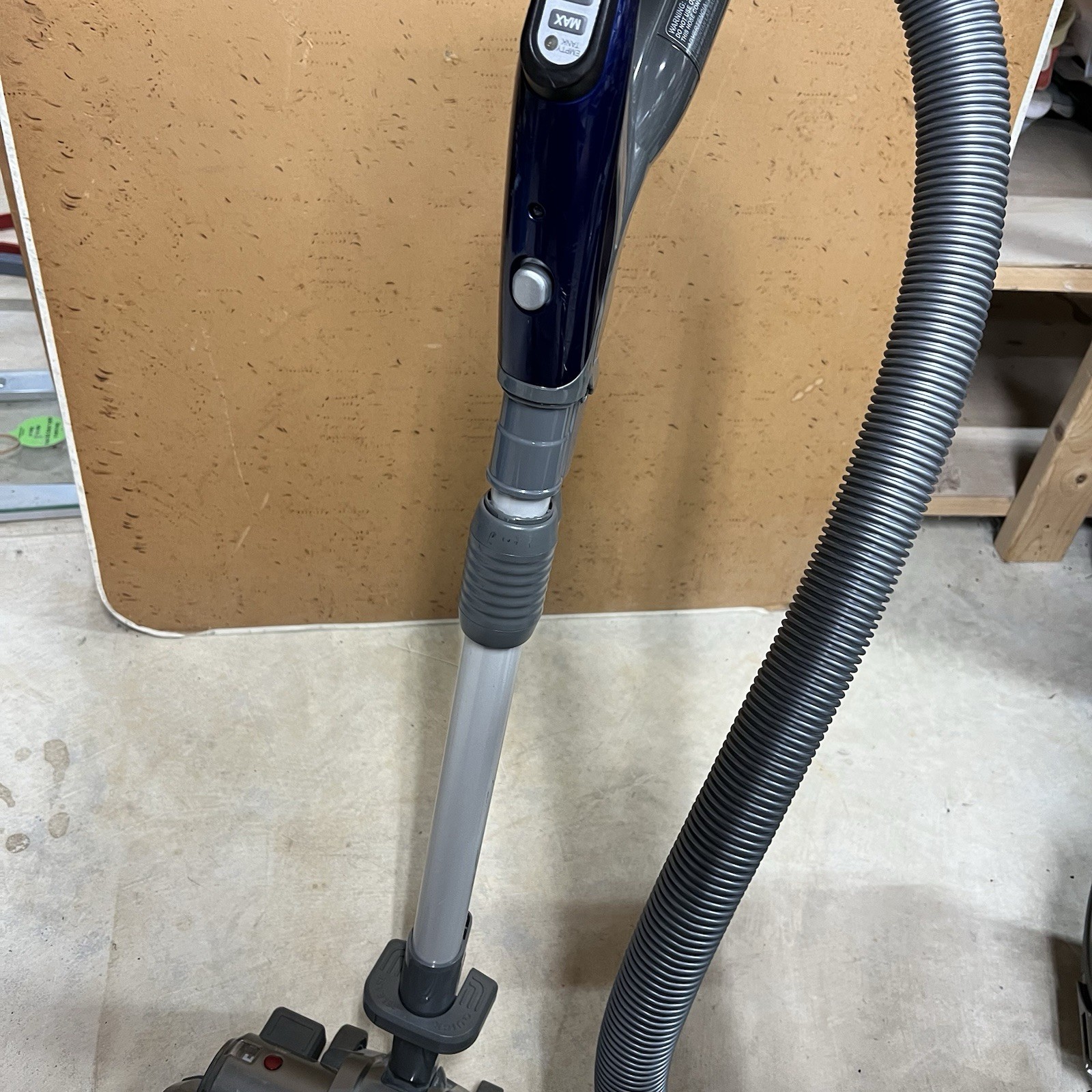 LG KOMPRESSOR Canister Vacuum Cleaner Blue Bagless Tested