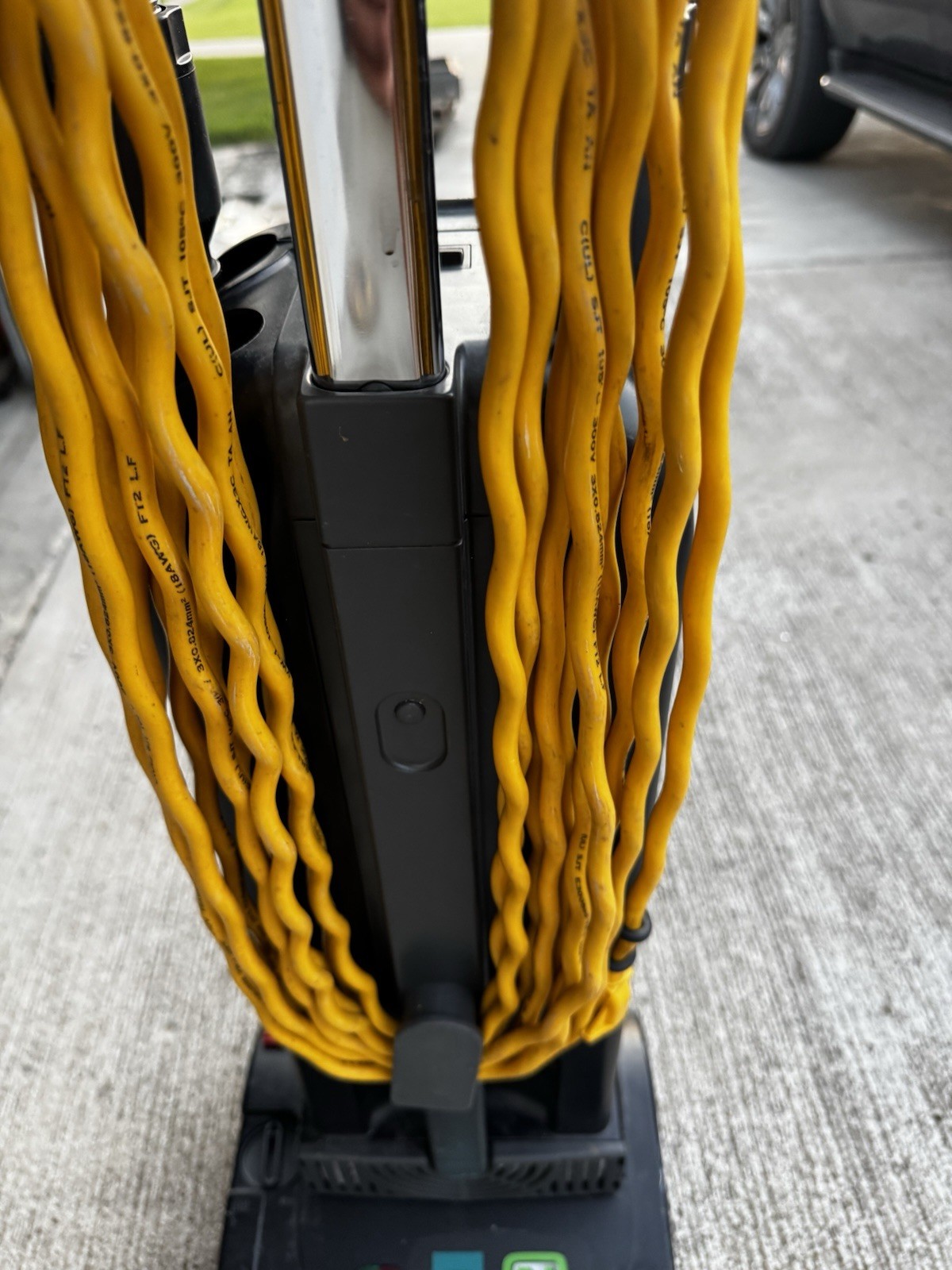 Tennant V-DMU-14 14” Dual Motor HEPA Commercial Upright Vacuum 120v Working