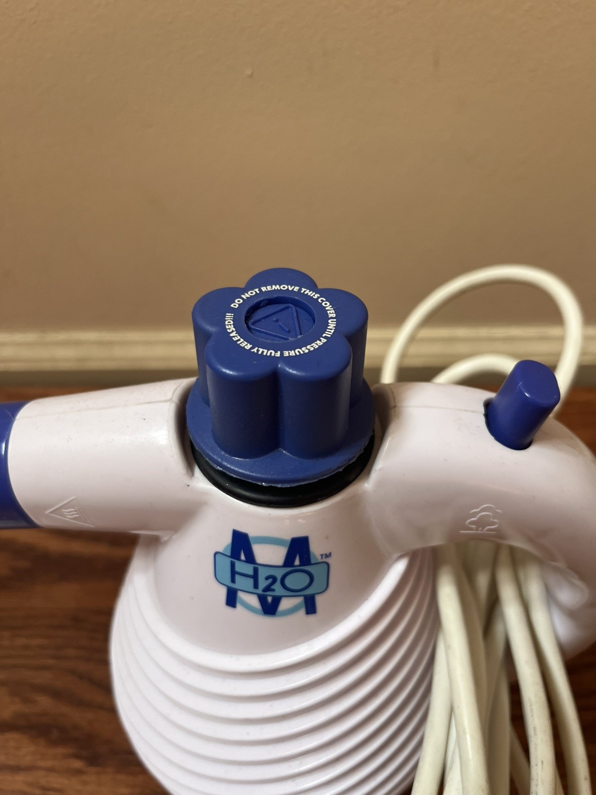 THANE Housewares H2O Portable Steam Cleaner White Blue Model KB-2009B 120V