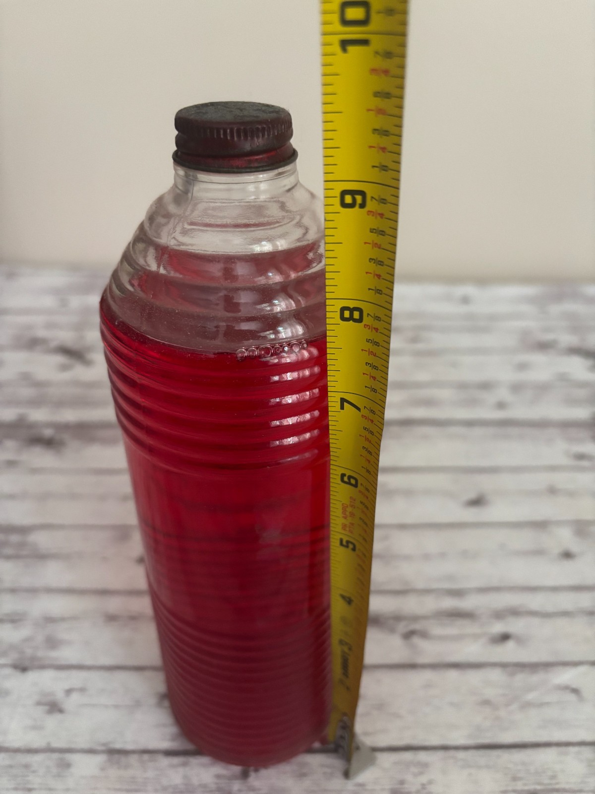 Vintage Old English Red Oil Furniture Polish Ribbed Bee Hive Glass Bottle
