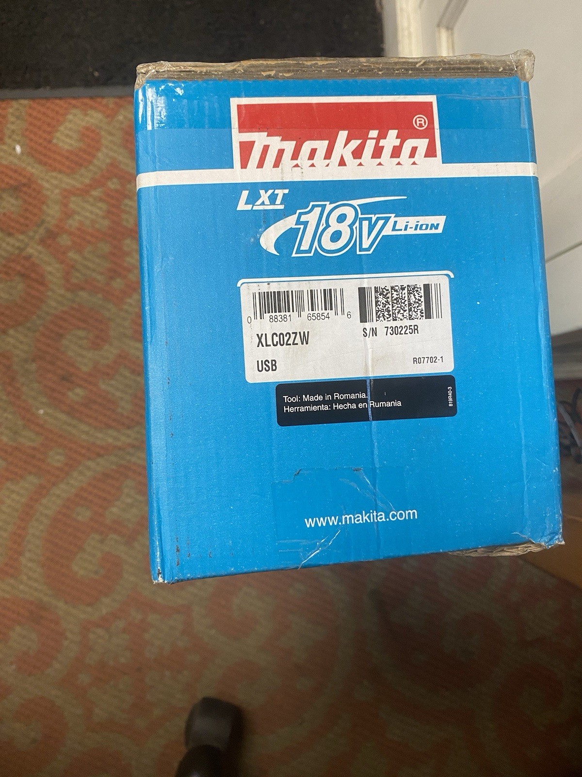 NEW Makita XLC02ZW 18V LXT Lithium-Ion Compact Cordless Vacuum, Tool Only, White