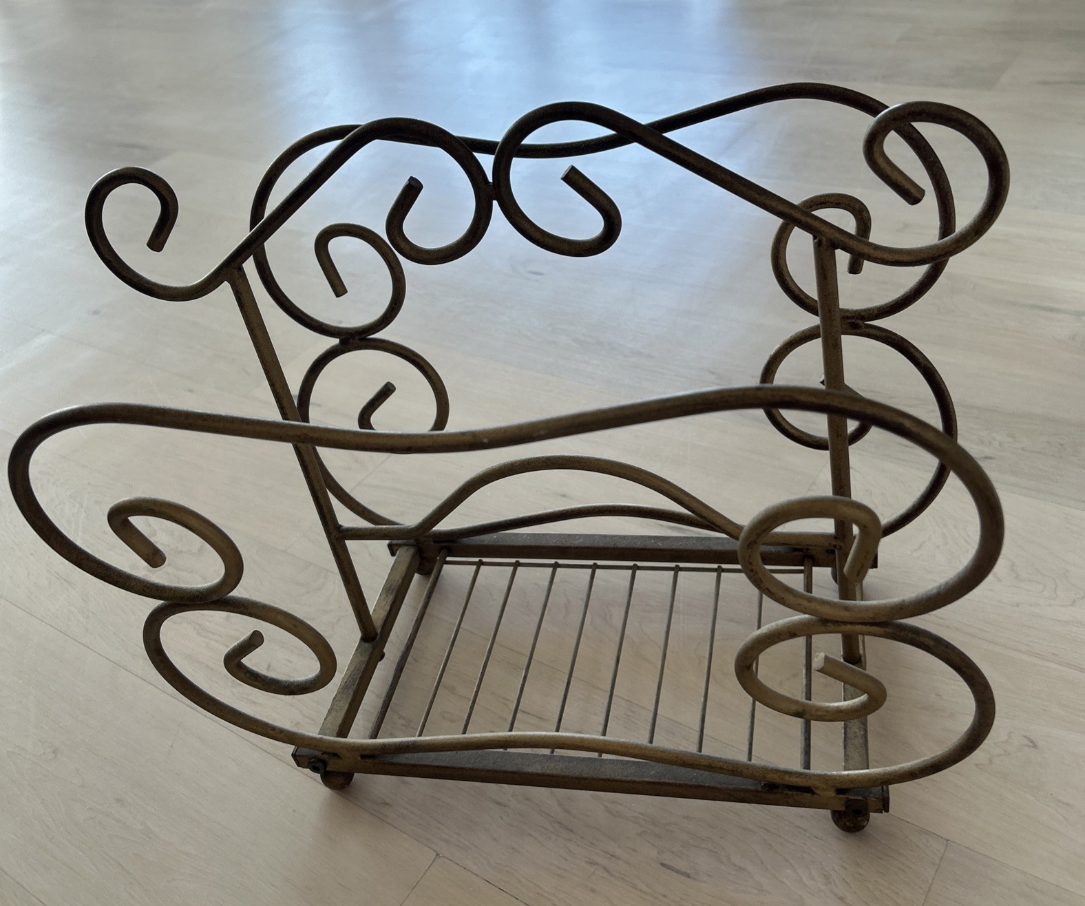 ART NOUVEAU Brushed Gold Metal Scroll Magazine Rack Bedroom, Bathroom