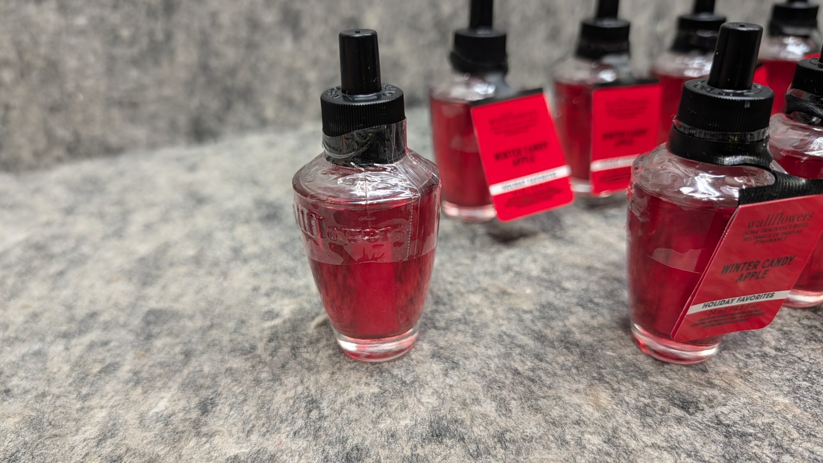 🔥10 + 1🔥 Bath & Body Works Wallflower WINTER CANDY APPLE Bulbs 0.8 fl oz