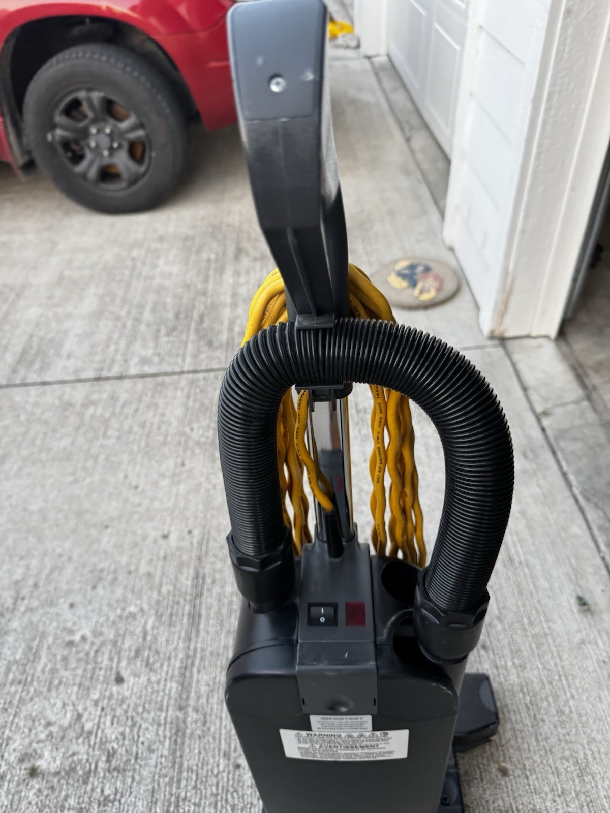 Tennant V-DMU-14 14” Dual Motor HEPA Commercial Upright Vacuum 120v Working