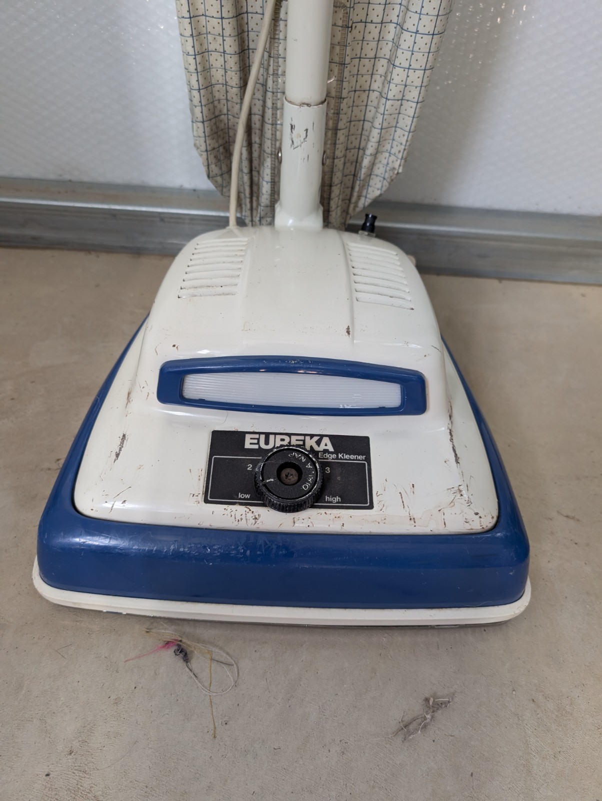 Vintage Eureka Upright Vacuum Model 1485 Blue White w/Headlight – Tested – Works