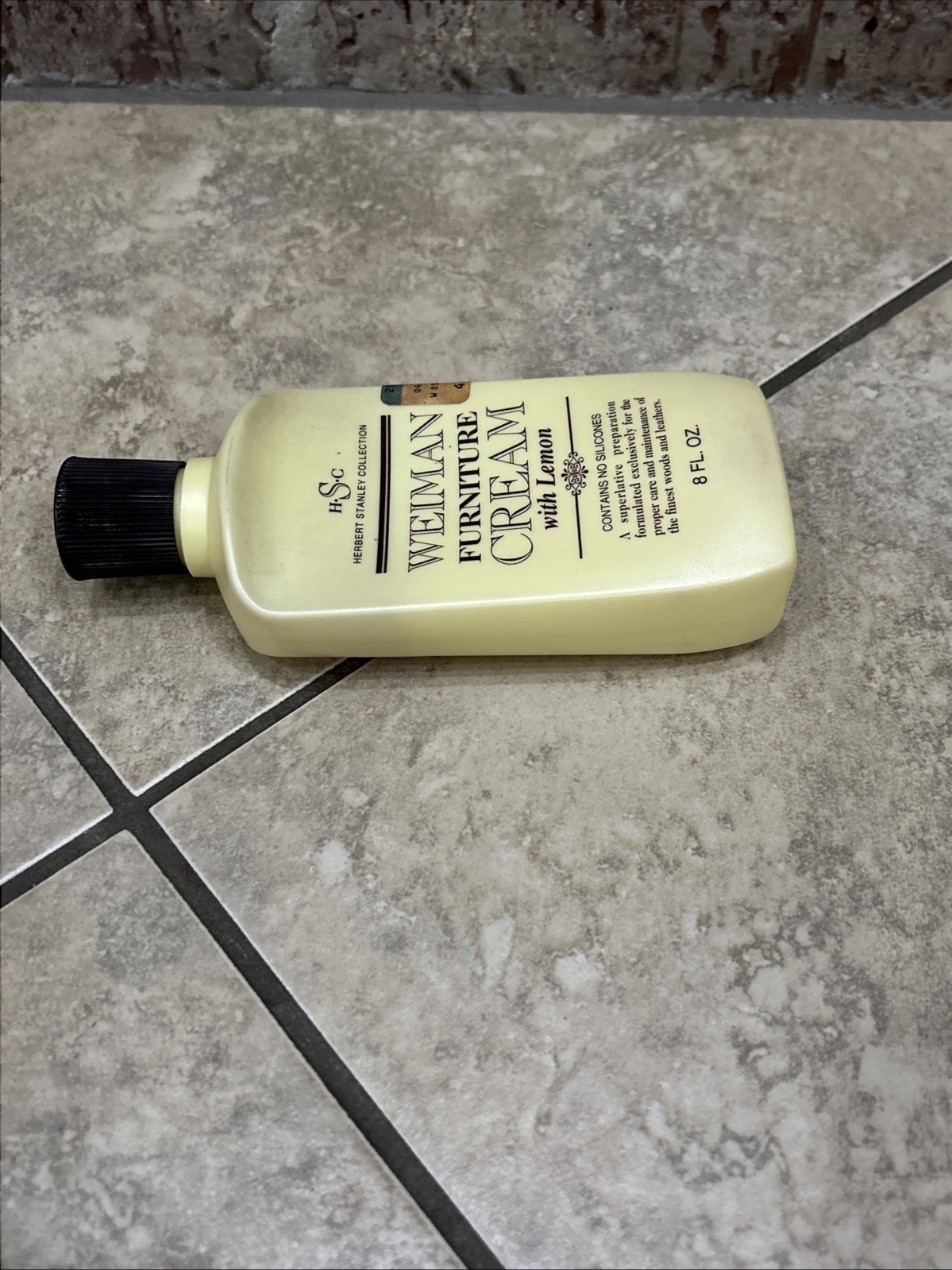 Weiman Furniture Cream with Lemon 8 fl oz Concentrate Sun Protection Full New