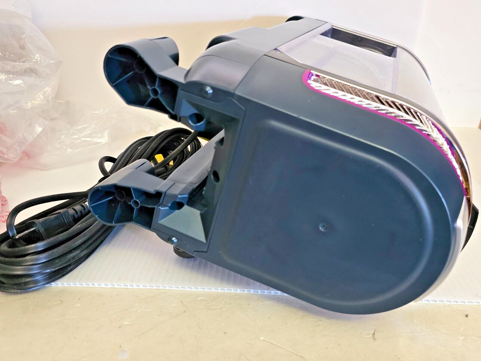 Shark POWERDETECT AZ4000 Lift-Away Pod ONLY! (NEW w/shipping damage shown)