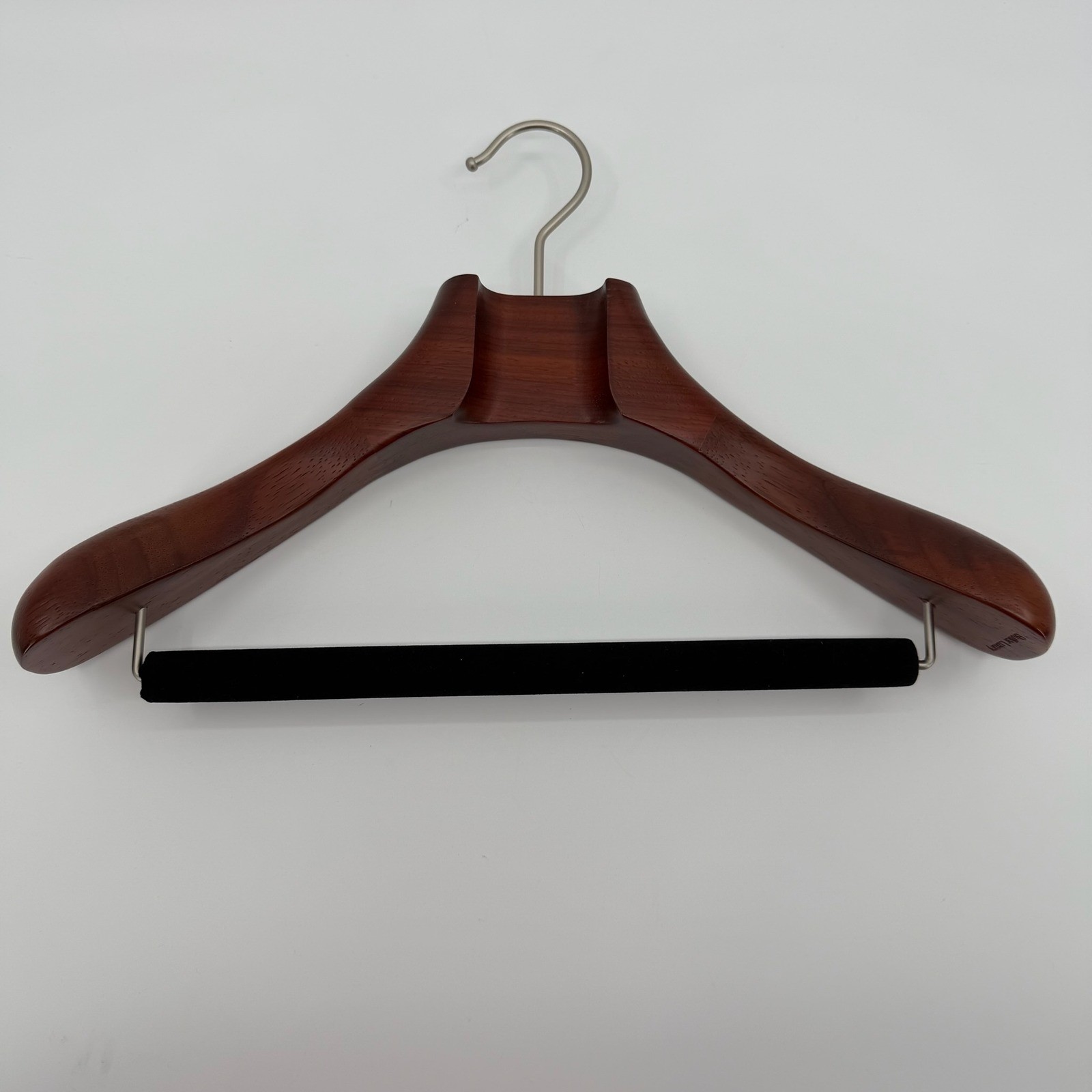 Butler Luxury Tailor Made Suit Hanger Wooden Velvet Trouser Bar Wide Shoulder