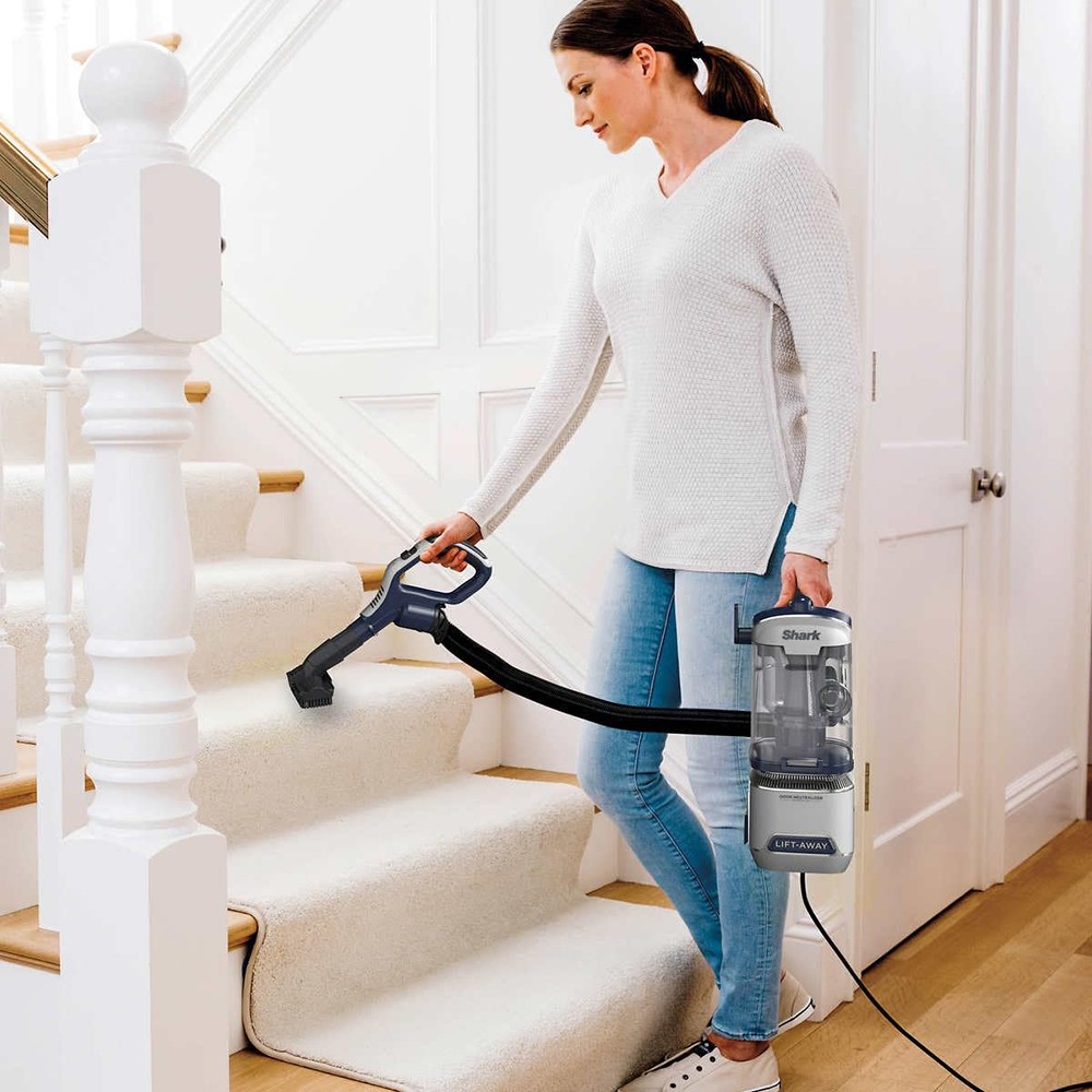 Shark UV900 Pet Performance Plus Lift-Away Upright Vacuum