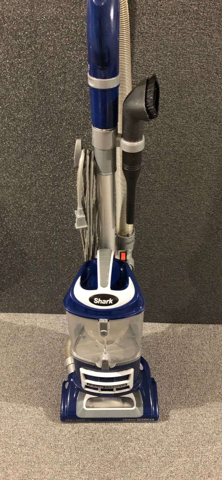 Shark NV360 Upright Vacuum Navigator Lift-Away Deluxe with Large Dust Capacity