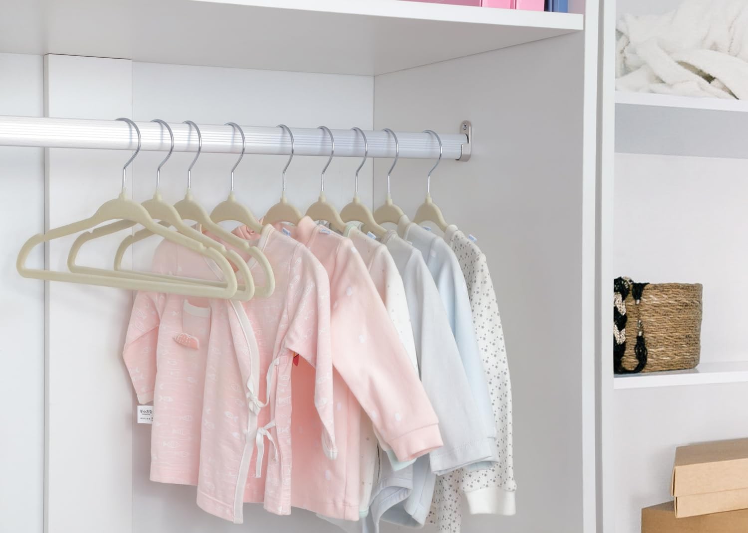 25 Premium Kids Velvet Hangers – 14″ Non-Slip Clothes Hangers for Kids