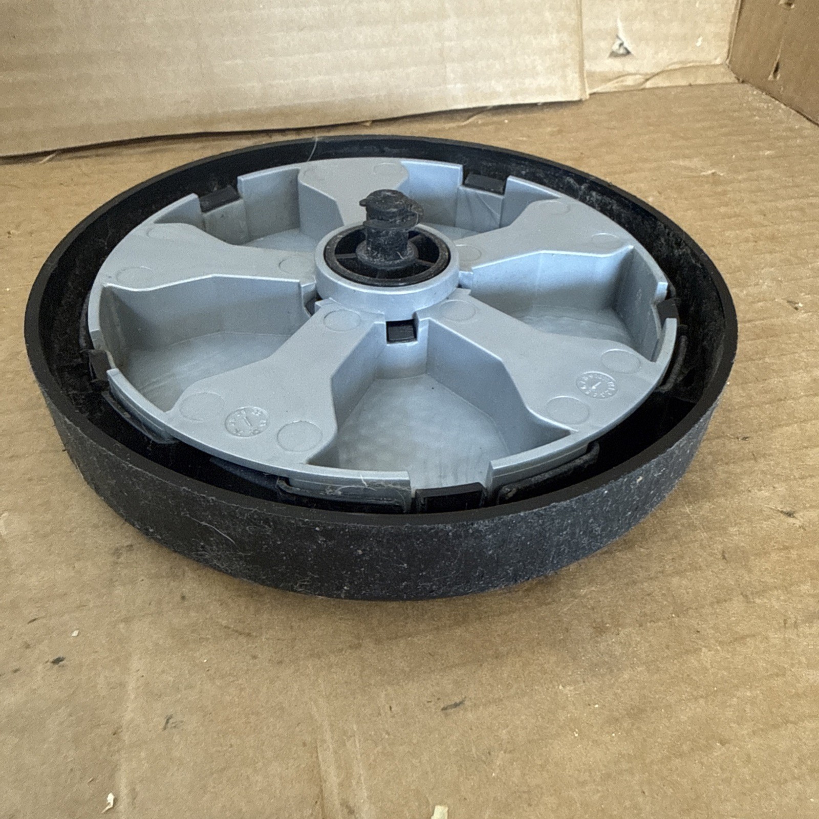 Bissell Proheat 2X Revolution Pet Pro 1986 Genuine replacement wheel 2