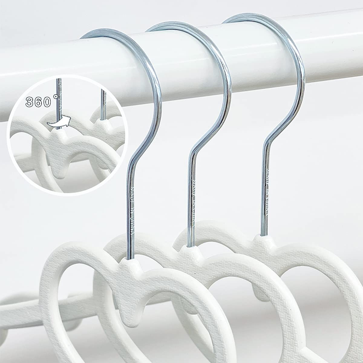 Cute Plastic Hangers 20 Pack Ultra Thin Space Saving With 360 Degree Swivel Hook