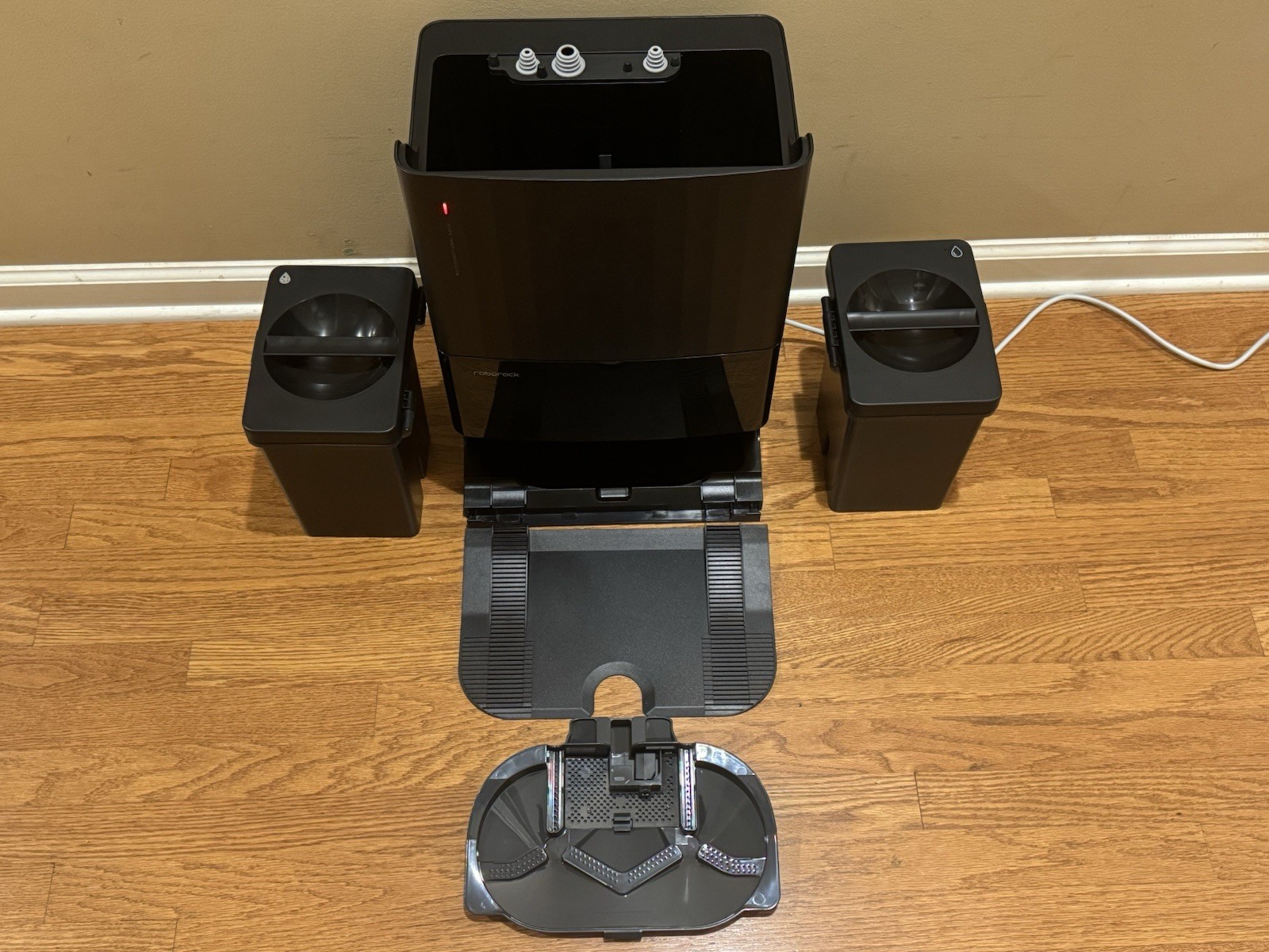 Roborock Q Revo S (EWFD24LRR) Empty Wash Fill Dock ONLY – New Unit – Excellent