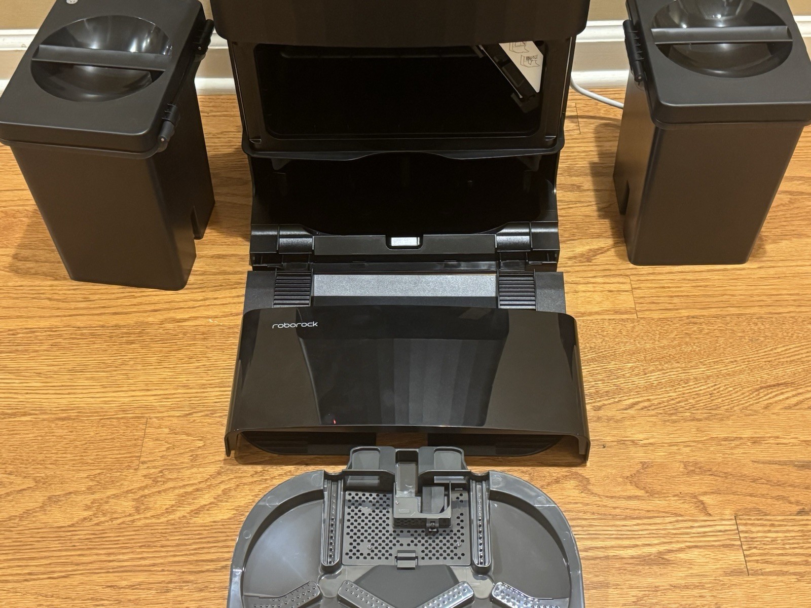 Roborock Q Revo S (EWFD24LRR) Empty Wash Fill Dock ONLY – New Unit – Excellent