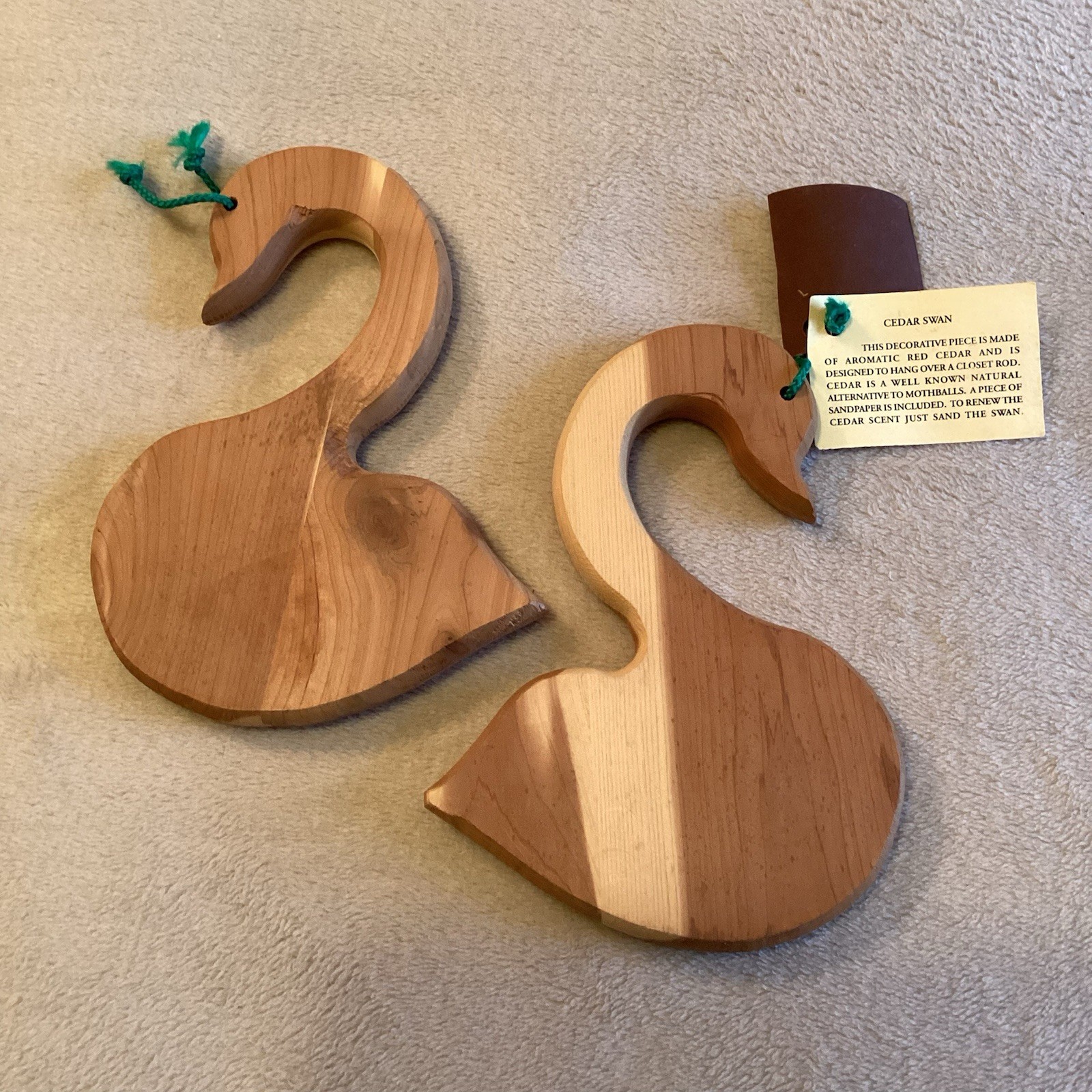 New Set of 2 Aromatic Red Cedar Wood Swans Closet Hanging For Moths 7.75″X5.75″