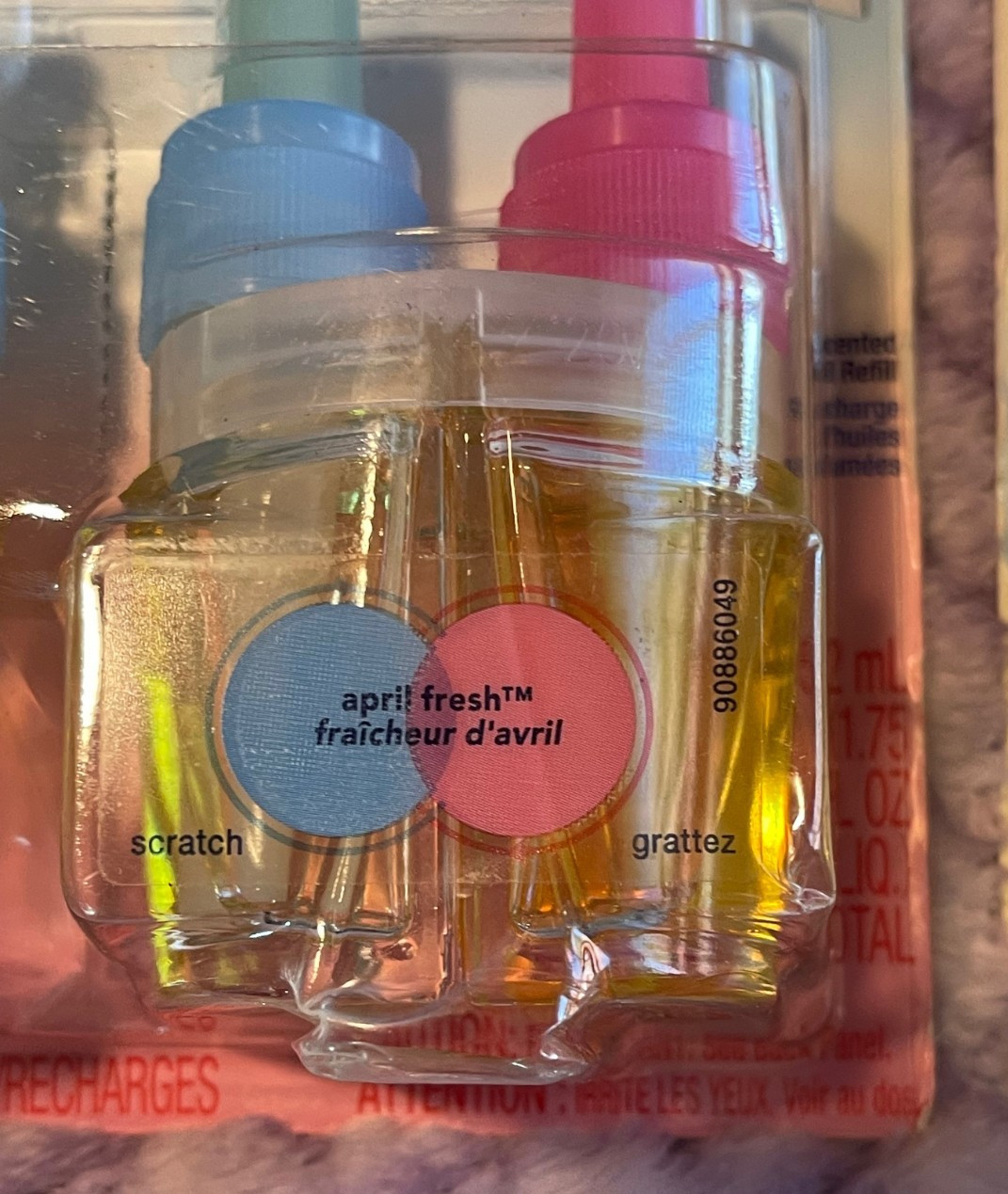 FABREZE NOTICEABLES LINEN & SKY & DOWNY APRIL FRESH PLUG IN REFILLS / 4 REFILLS