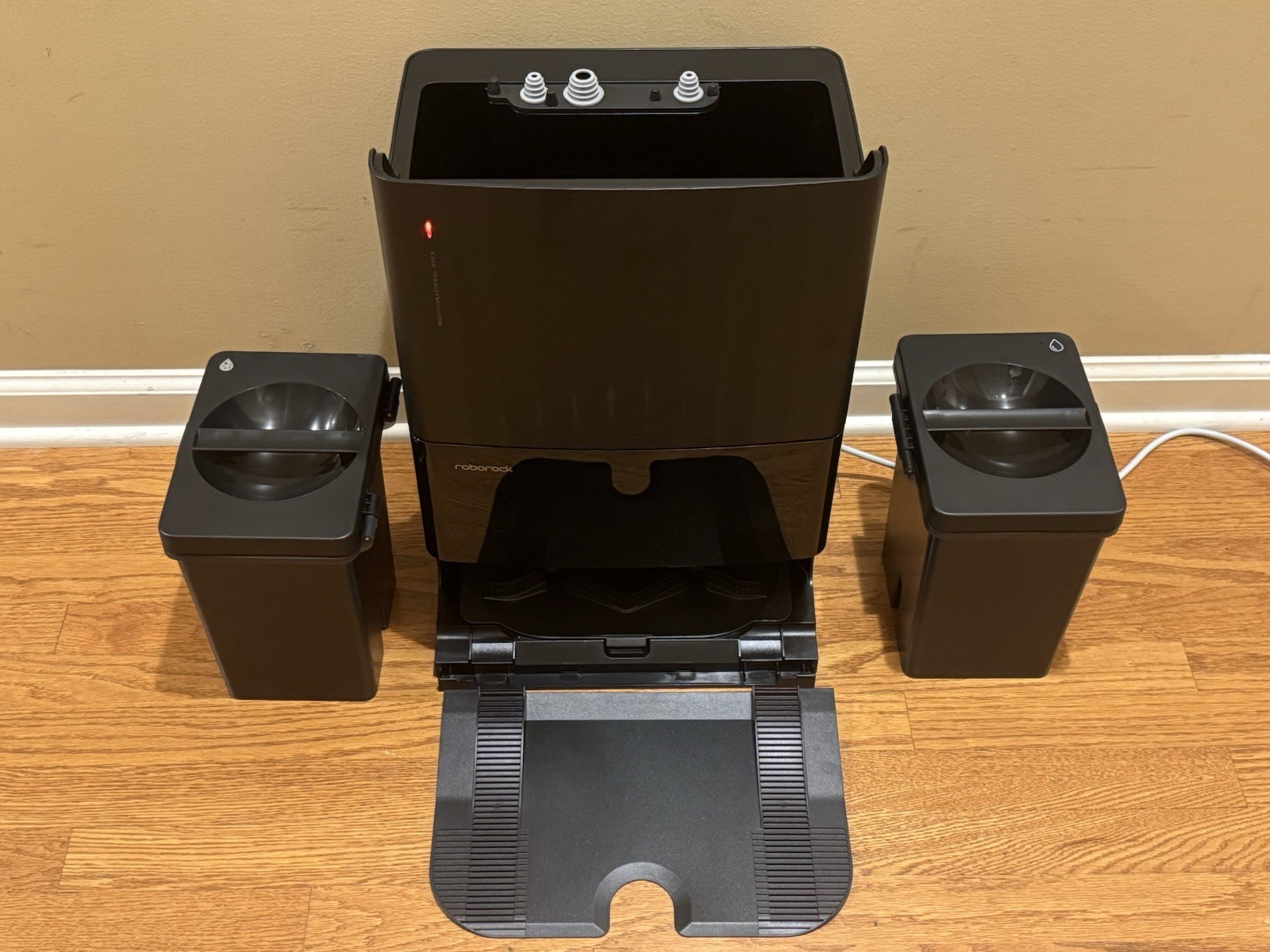 Roborock Q Revo S (EWFD24LRR) Empty Wash Fill Dock ONLY – New Unit – Excellent