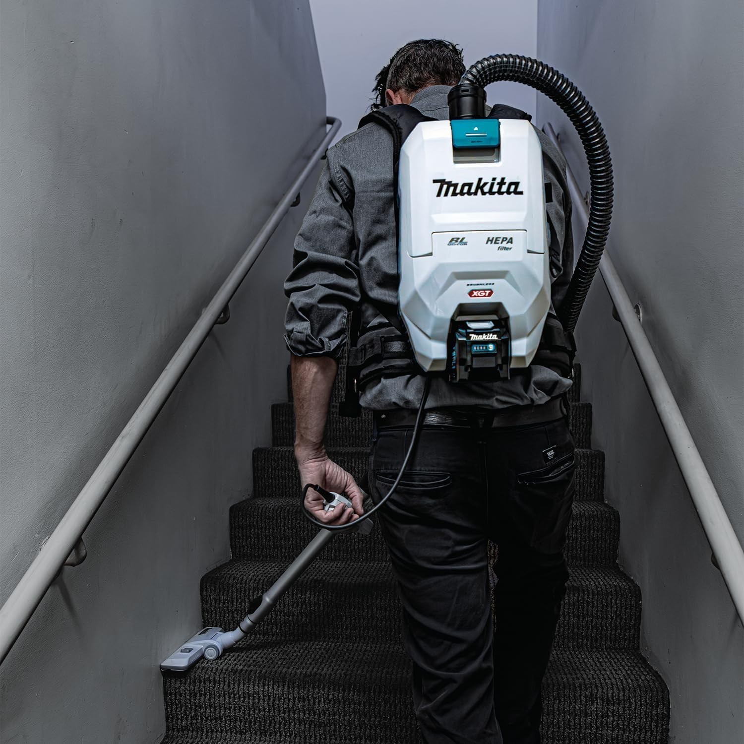 Makita VC008GZ 40V Brushless Backpack Type Vacuum Cleaner 2L 195W Body Tool Only