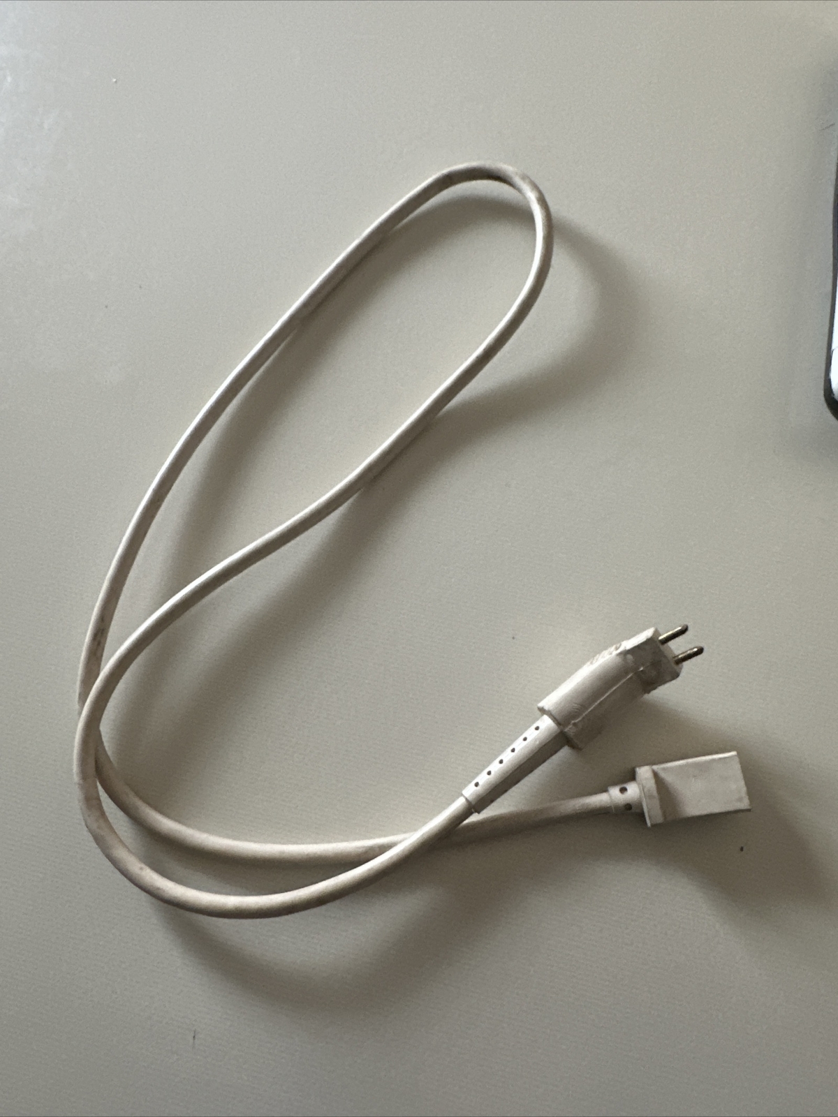 Unknown 40” Electrolux Power Adapter