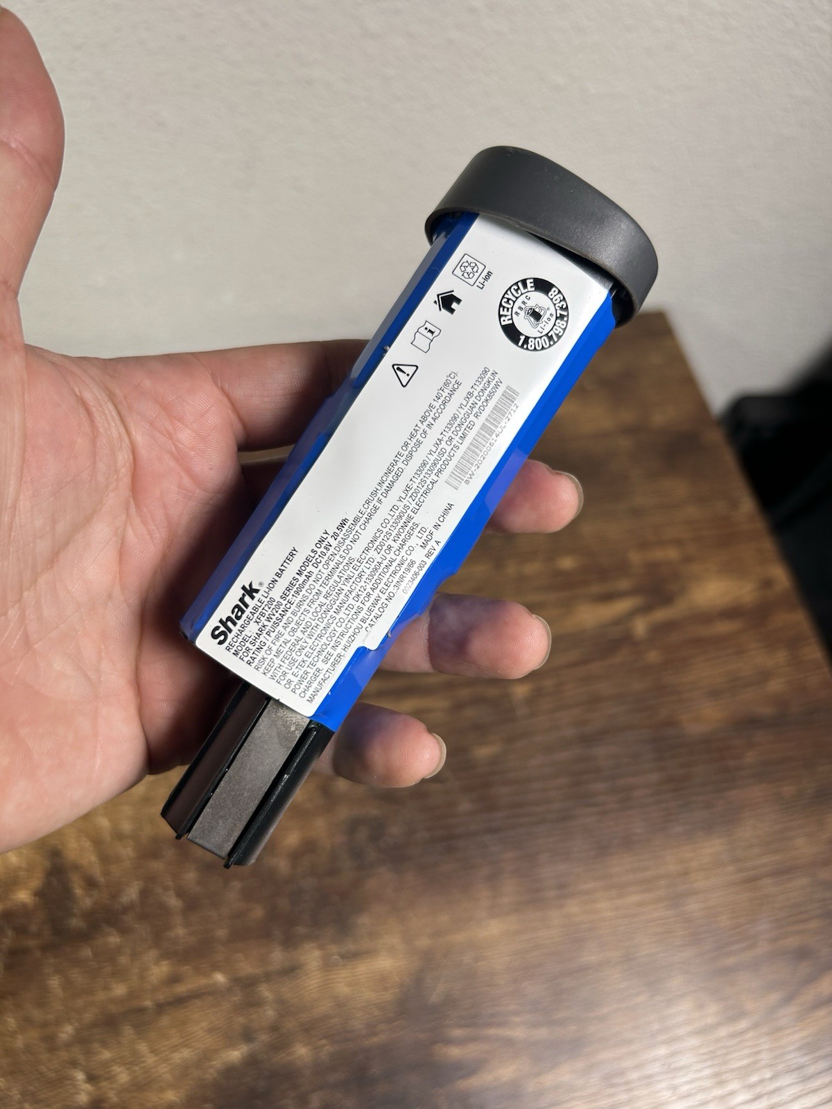 Genuine Shark ION WV220 WV200 WV200C WV201 WV205 LI-ION BATTERY 1900mAh XFBT200