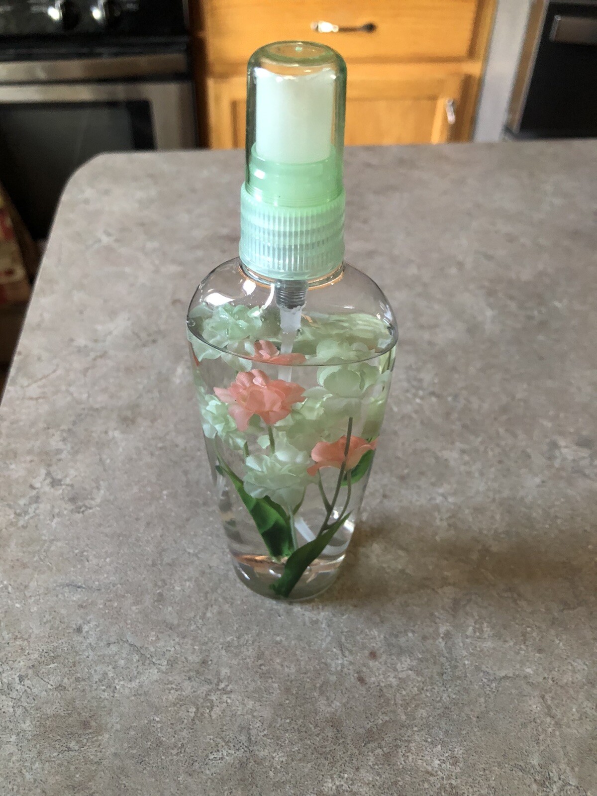 Bath & Body Works Linen Spray w/Faux Flowers unknown scent 4 oz 90% full