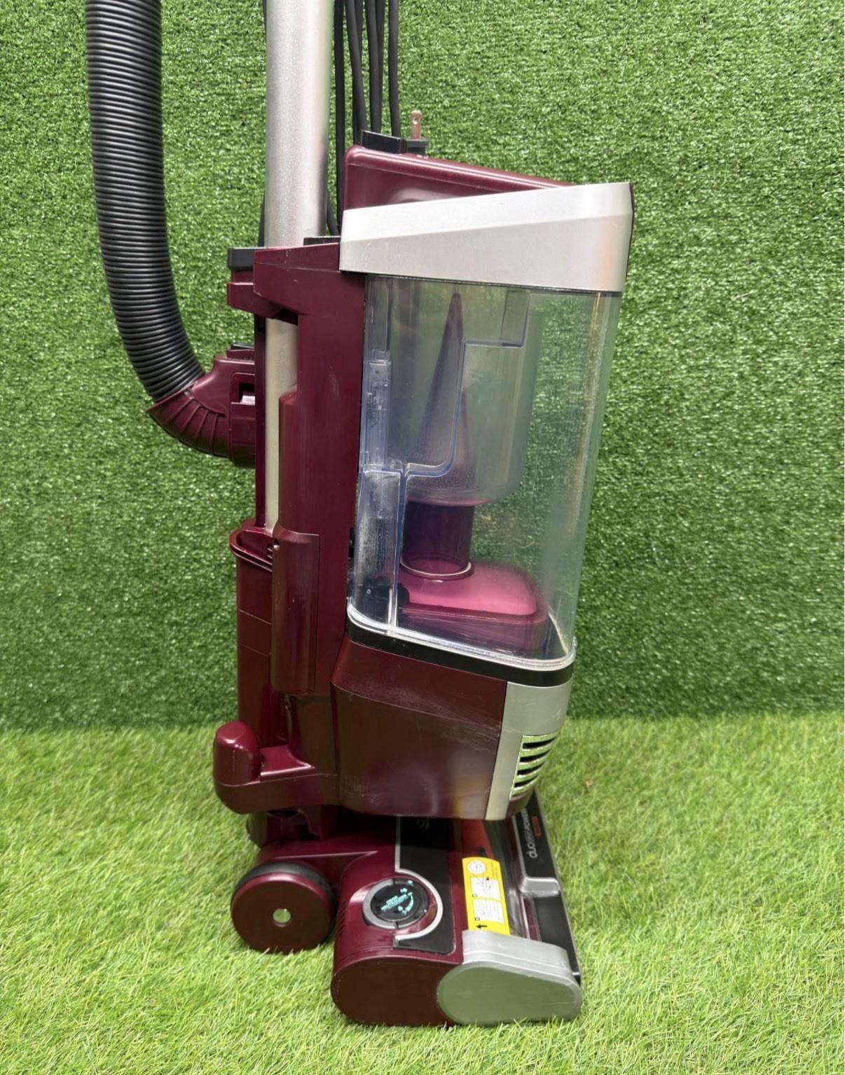 Shark Stratos AZ3000 Powered Lift Away DuoClean Vacuum Cleaner w/ Attachments